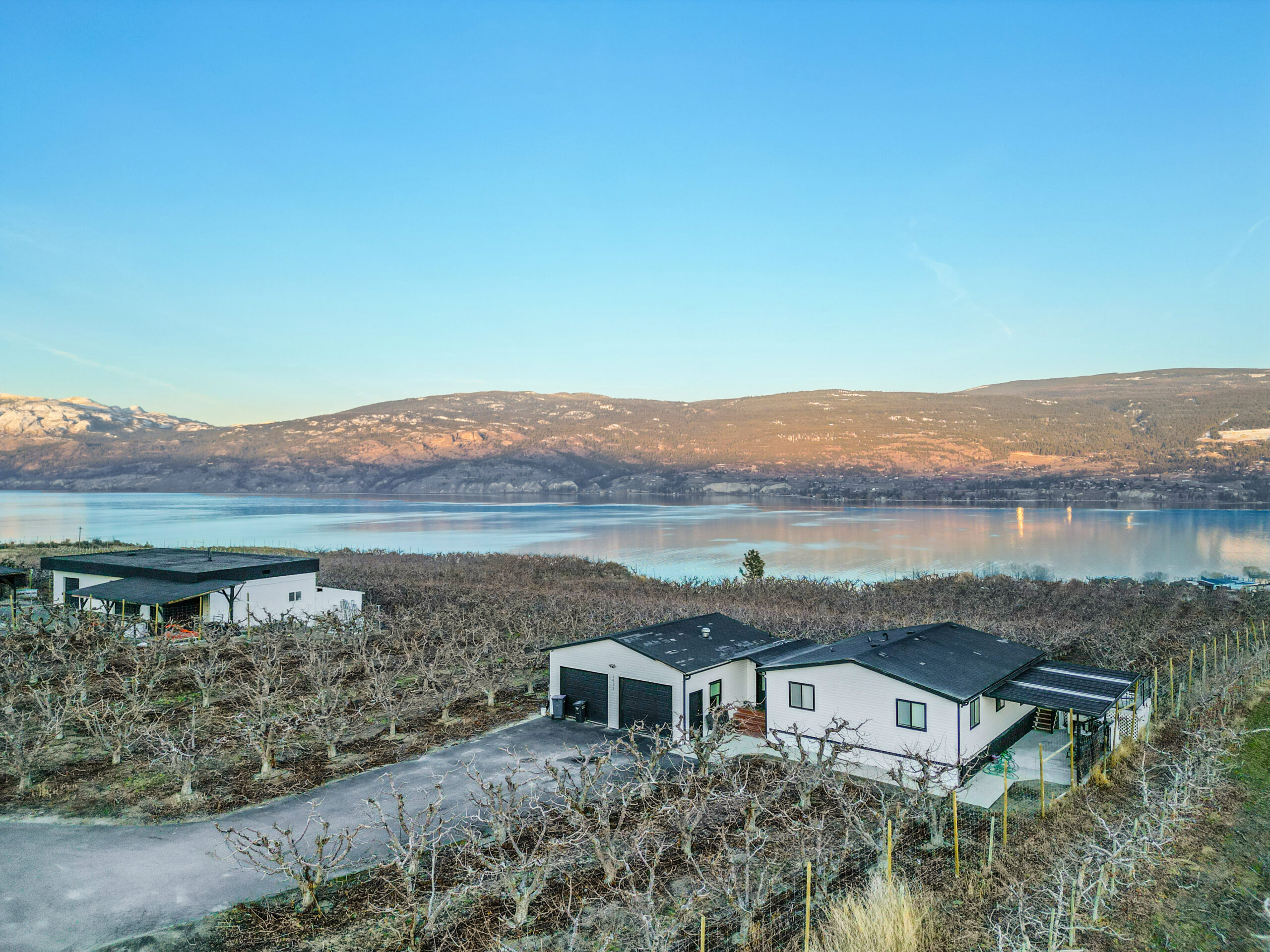 8211 Front Bench Road Summerland V0H 1Z4