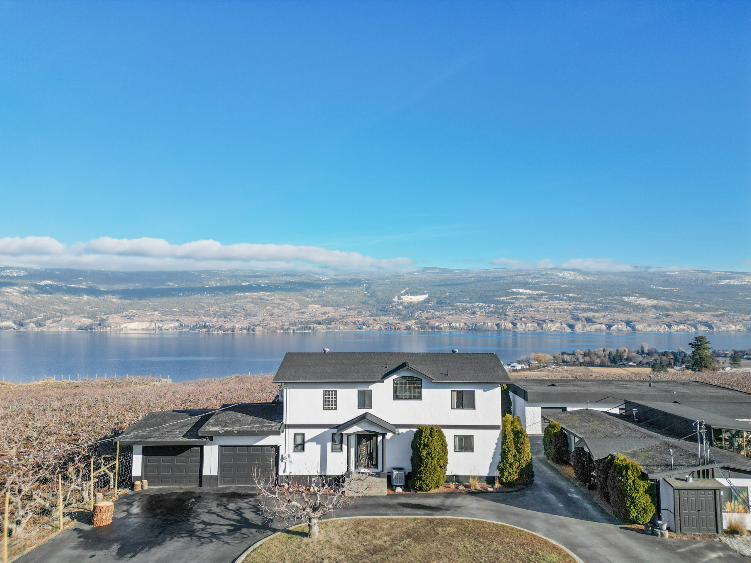 8211 Front Bench Road Summerland V0H 1Z4