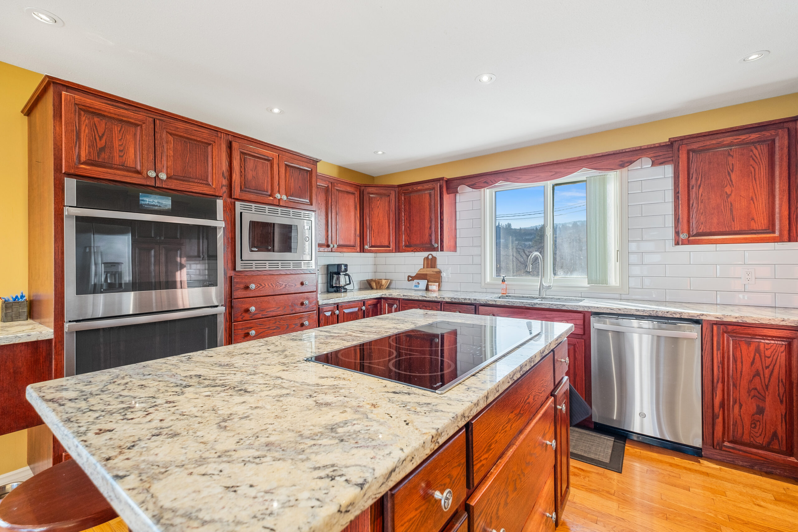 8211 Front Bench Road Summerland V0H 1Z4