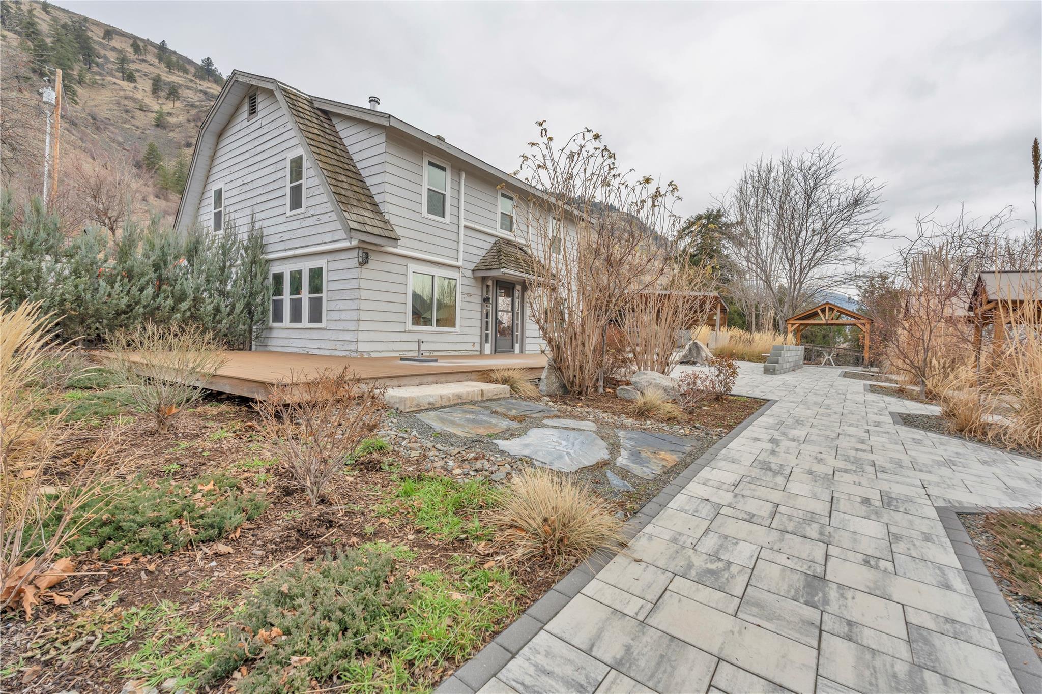 3974 Highway 97 Oliver V0H 1T1