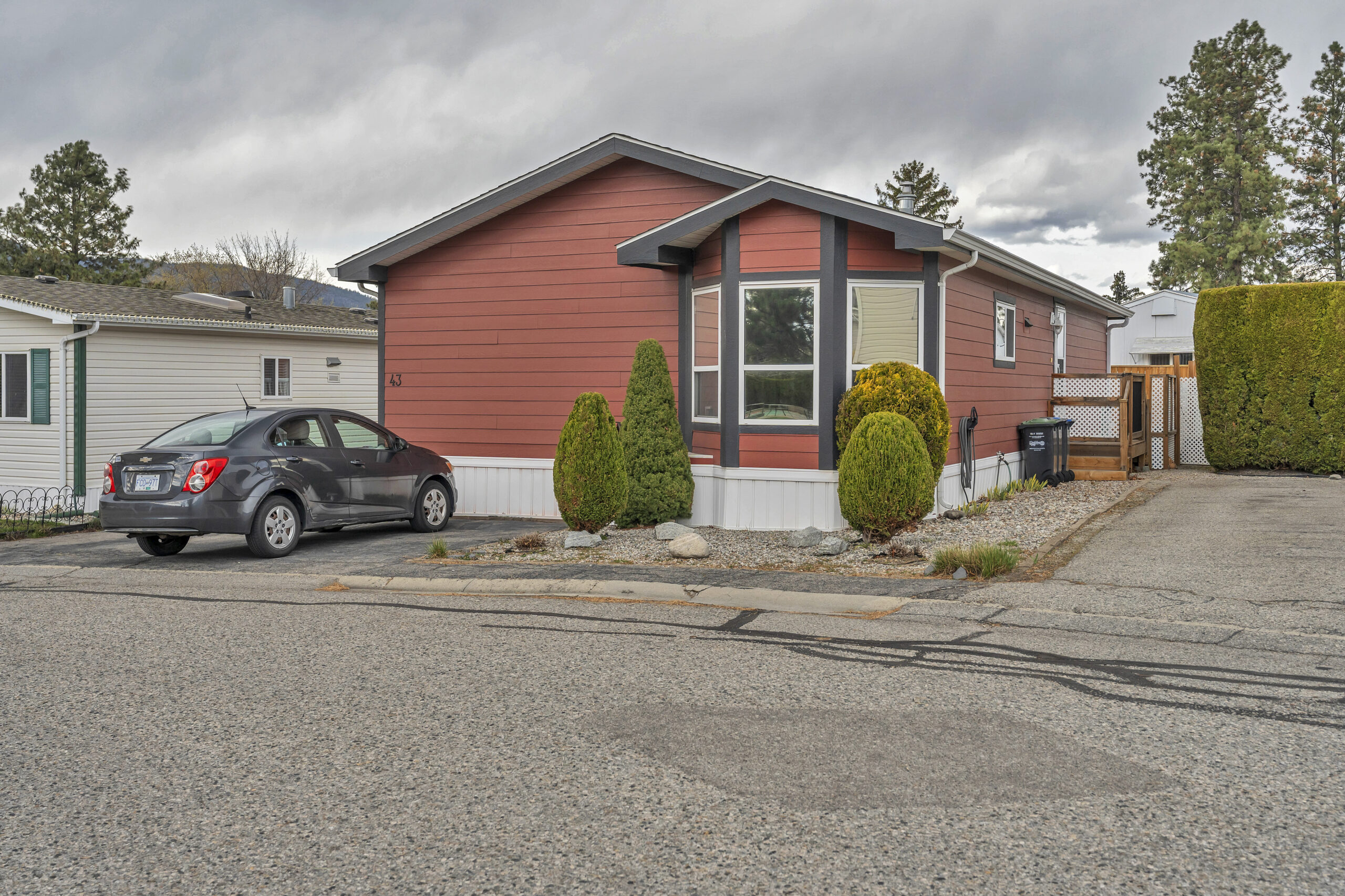 98 Okanagan Avenue E 43 Penticton V2A 3J5