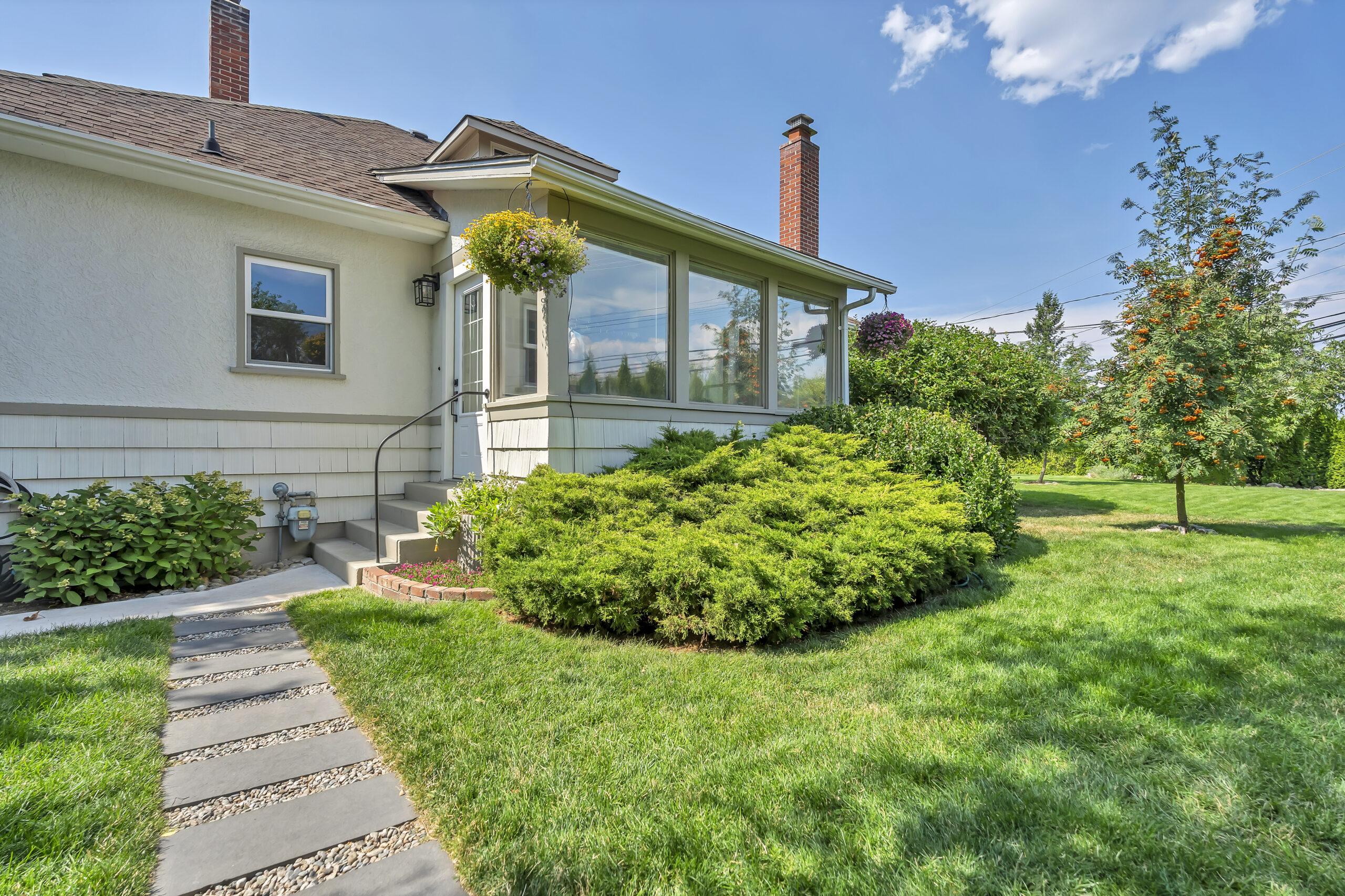 12432 Victoria Road S Summerland V0H 1Z0