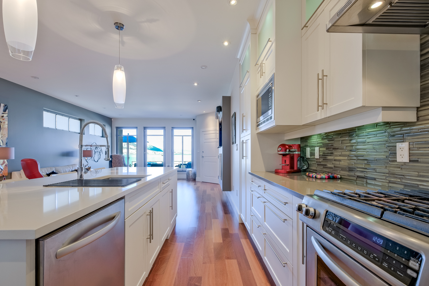 402 Lakeshore Drive W 102 Penticton V2A 1B8