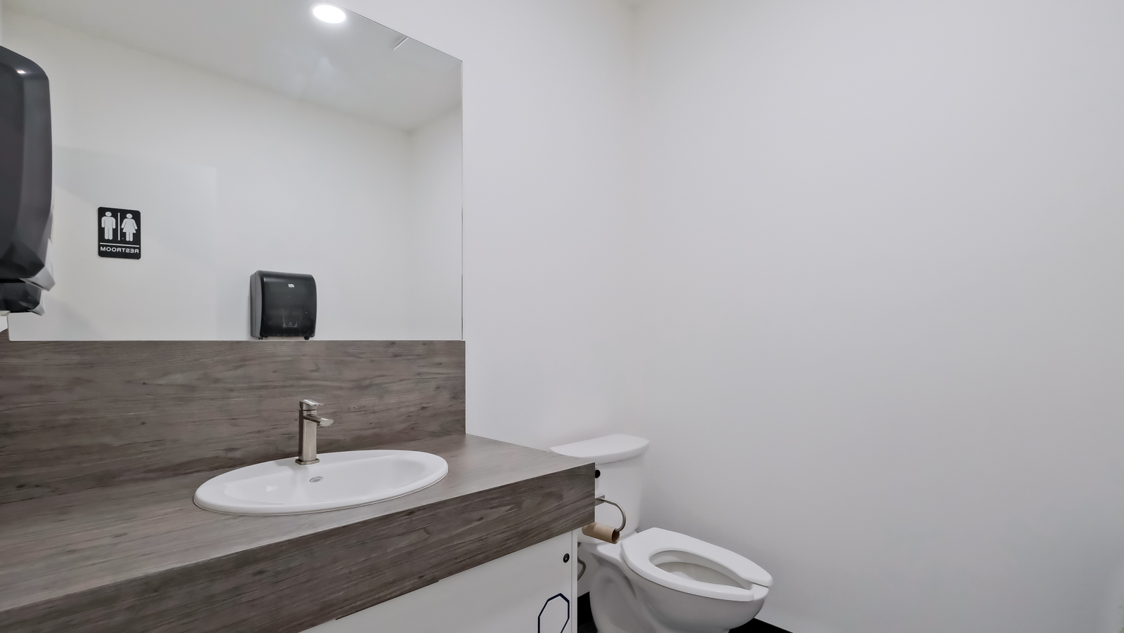 5966 Sawmill Road Oliver