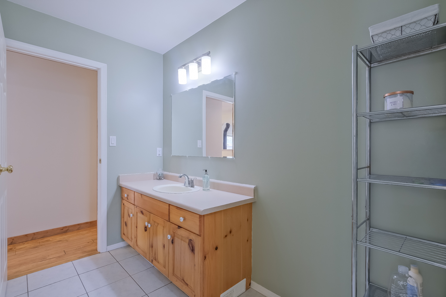 3157 Vaseux Lake Crescent Okanagan Falls V0H 1R2