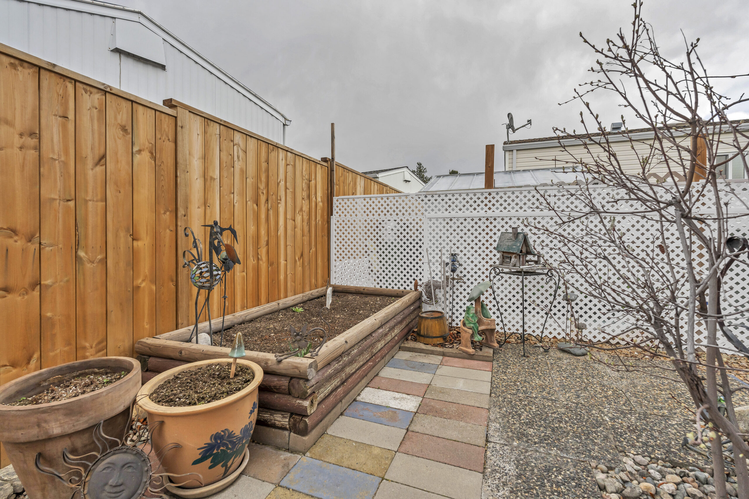 98 Okanagan Avenue E 43 Penticton V2A 3J5