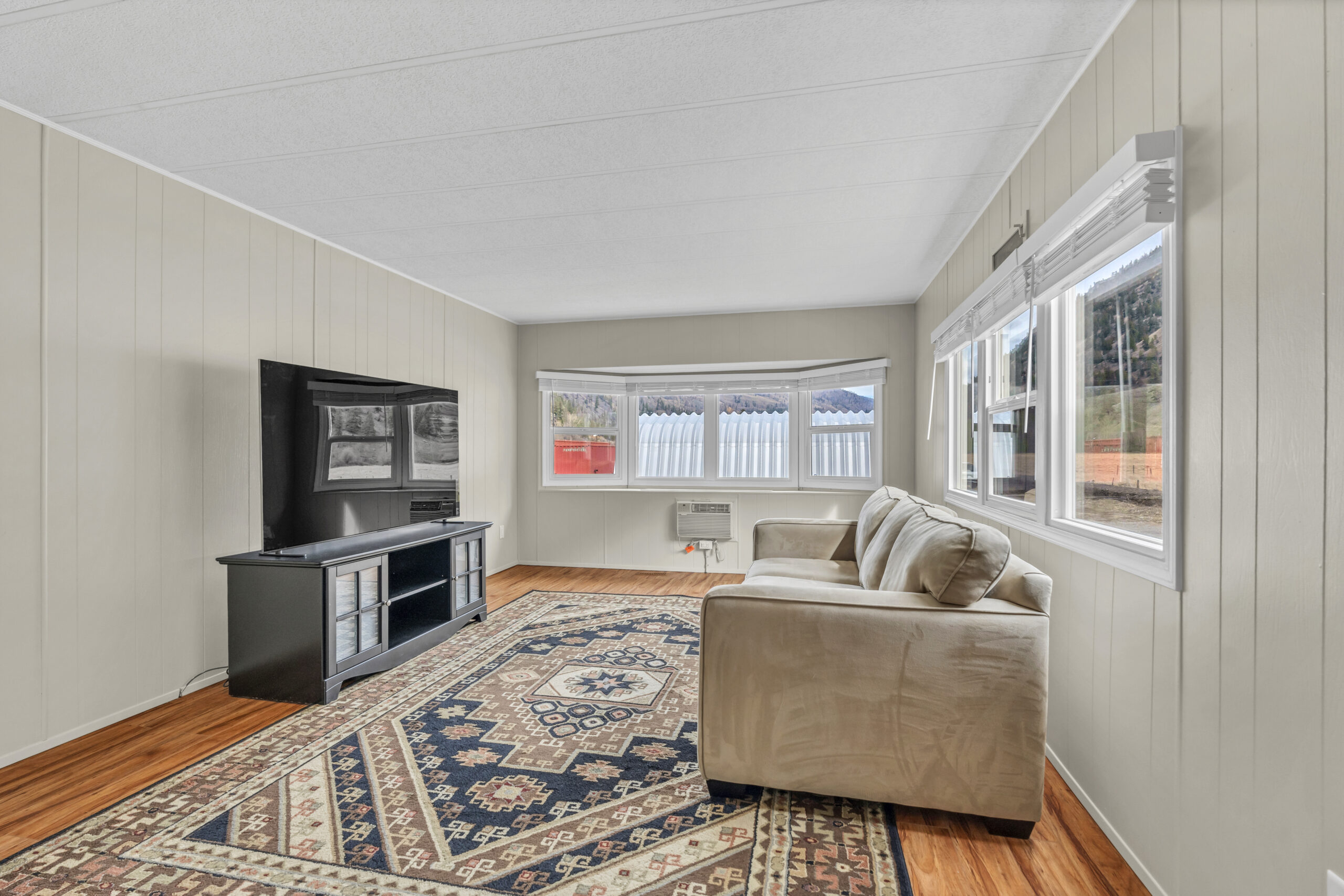 2657 1st Street Olalla V0X 1N6