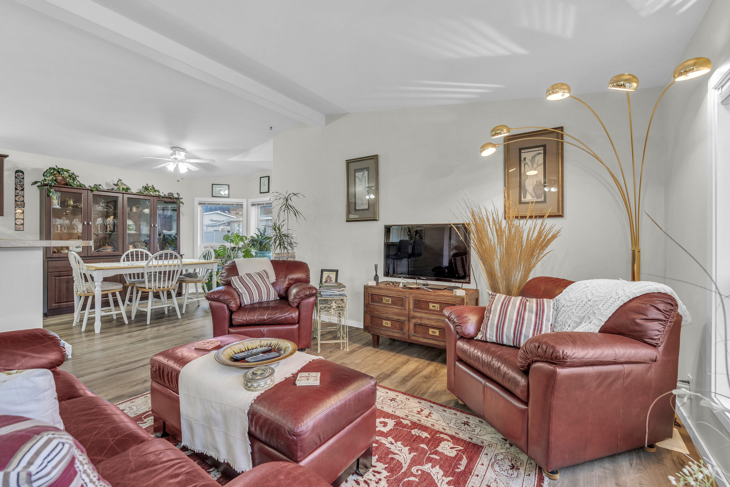 98 Okanagan Avenue E 43 Penticton V2A 3J5