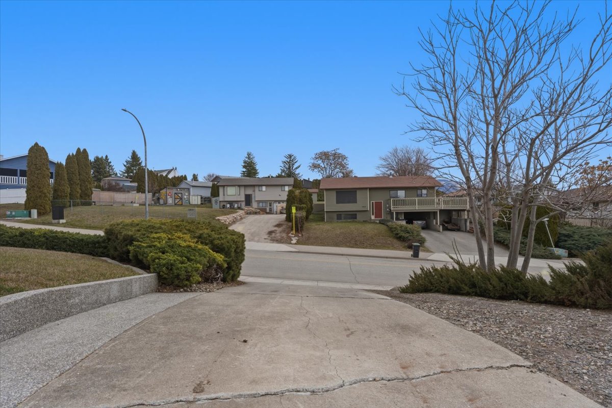 2836 Allenby Way Vernon V1T 8R1