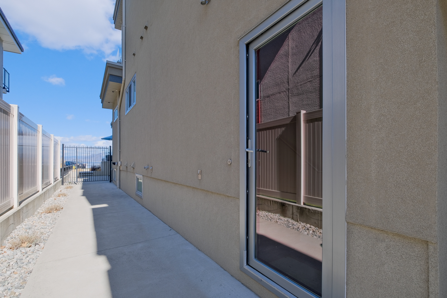 402 Lakeshore Drive W 102 Penticton V2A 1B8