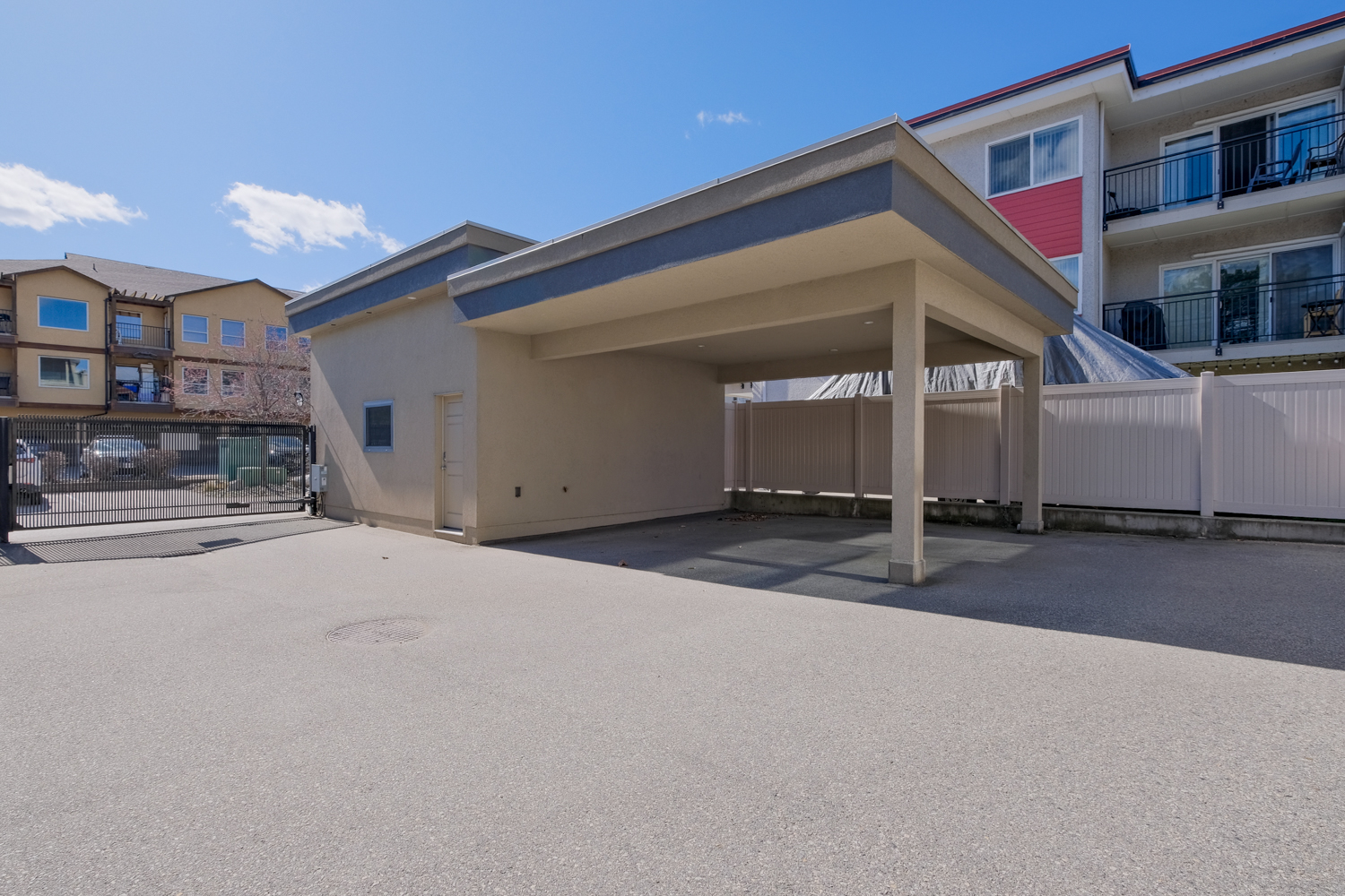 402 Lakeshore Drive W 102 Penticton V2A 1B8