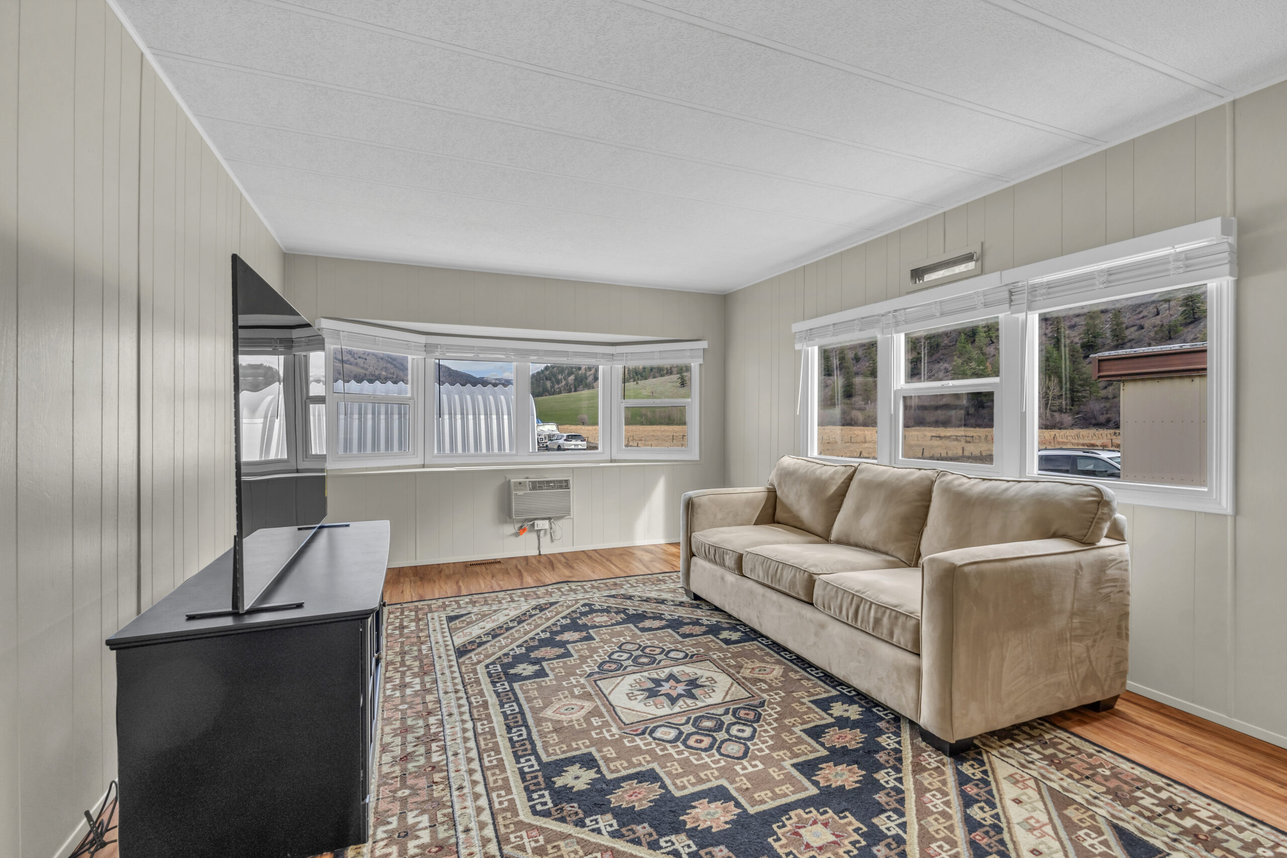 2657 1st Street Olalla V0X 1N6