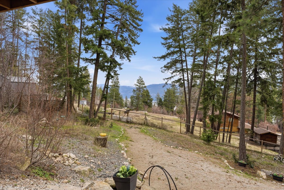 309 Killarney Way Vernon V1H 2C5
