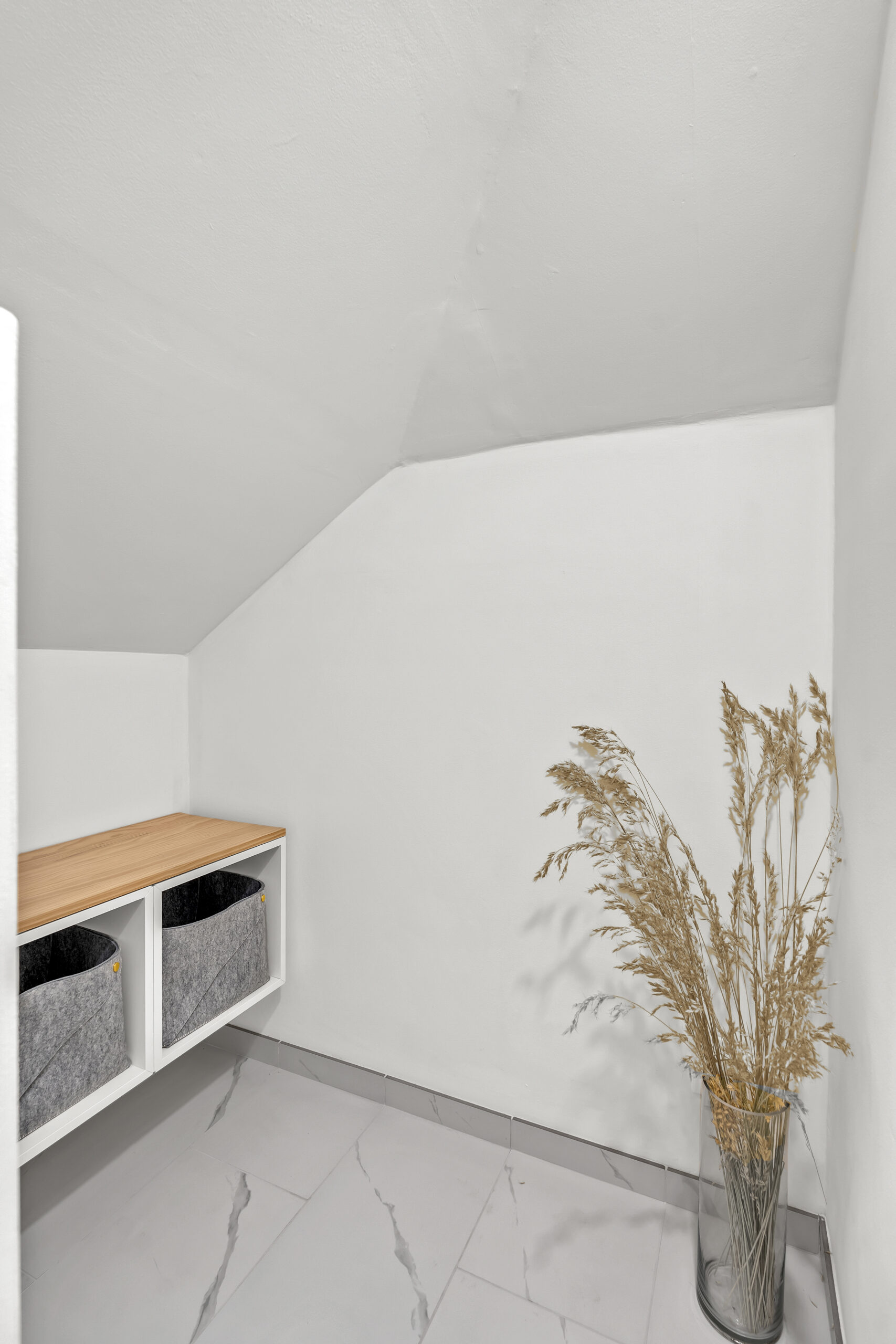 12432 Victoria Road S Summerland V0H 1Z0