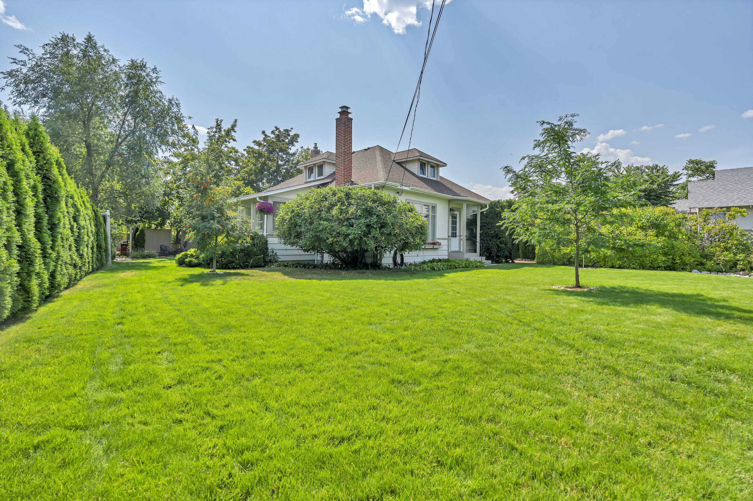 12432 Victoria Road S Summerland V0H 1Z0