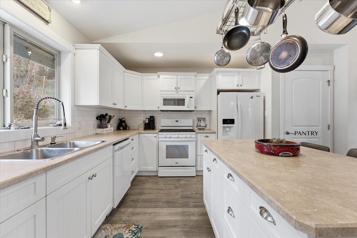 309 Killarney Way Vernon V1H 2C5