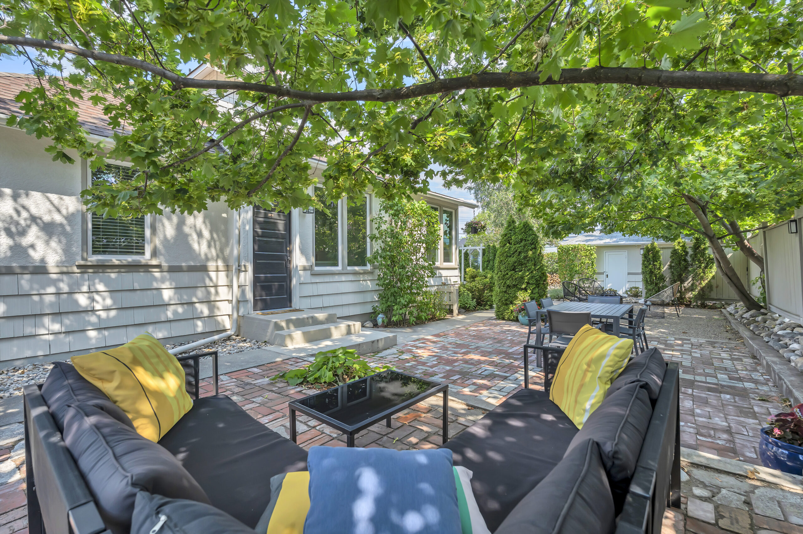 12432 Victoria Road S Summerland V0H 1Z0