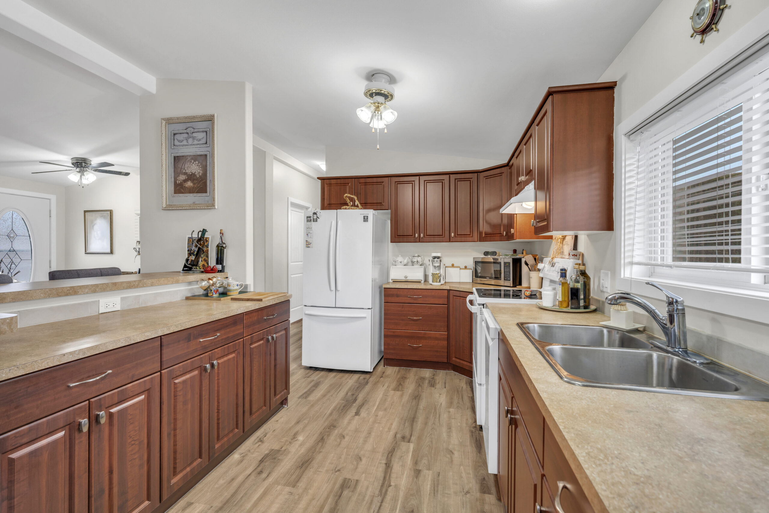 98 Okanagan Avenue E 43 Penticton V2A 3J5
