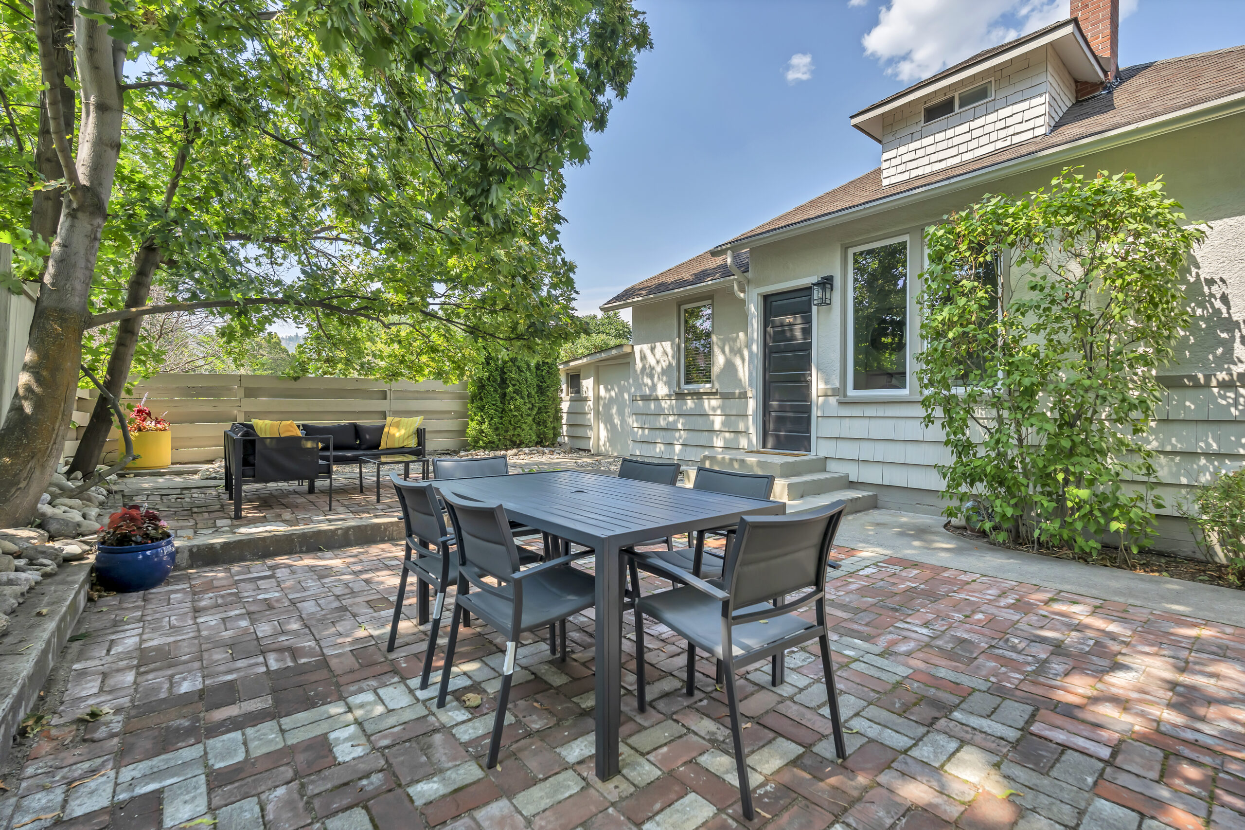 12432 Victoria Road S Summerland V0H 1Z0