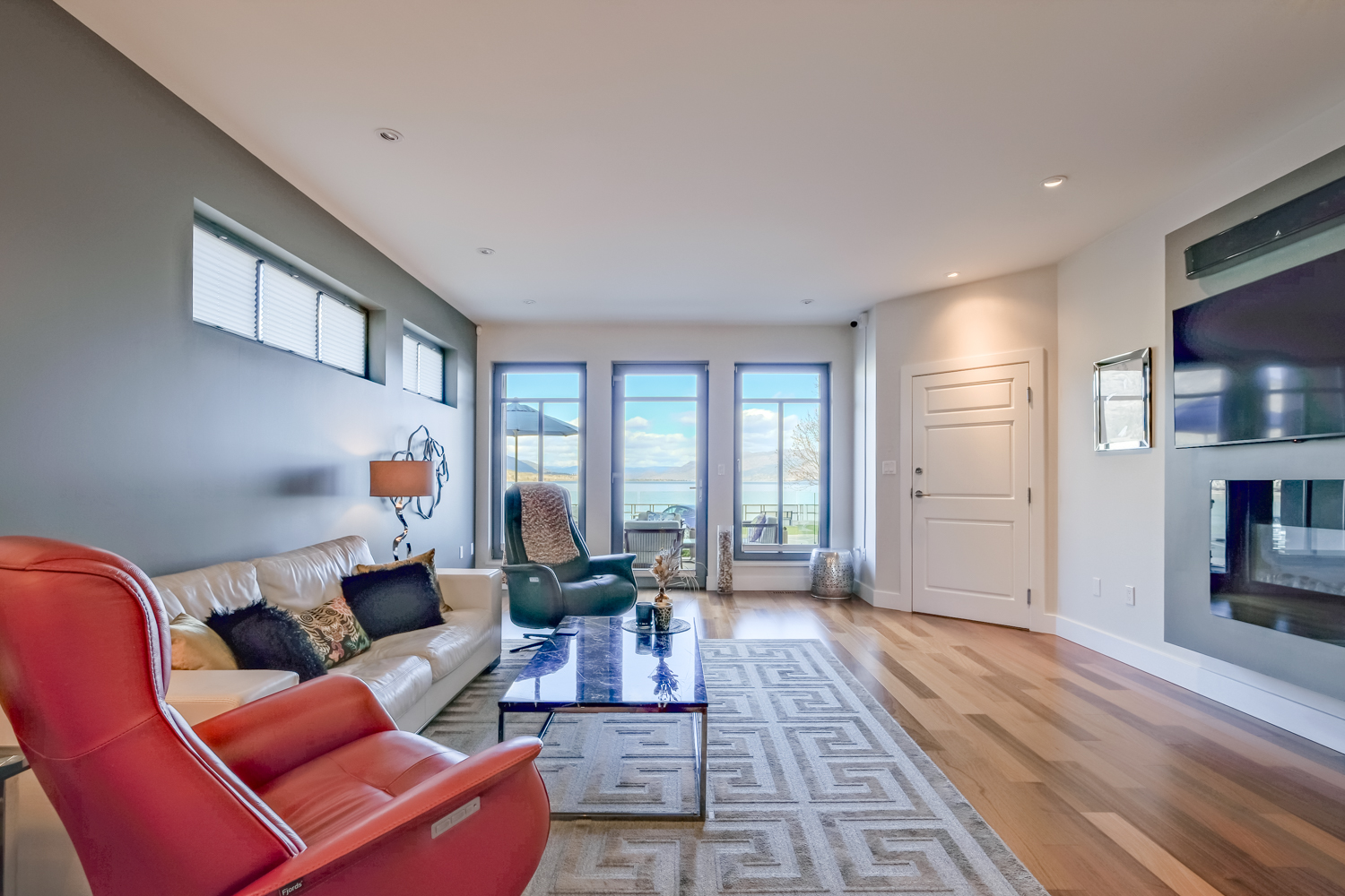 402 Lakeshore Drive W 102 Penticton V2A 1B8