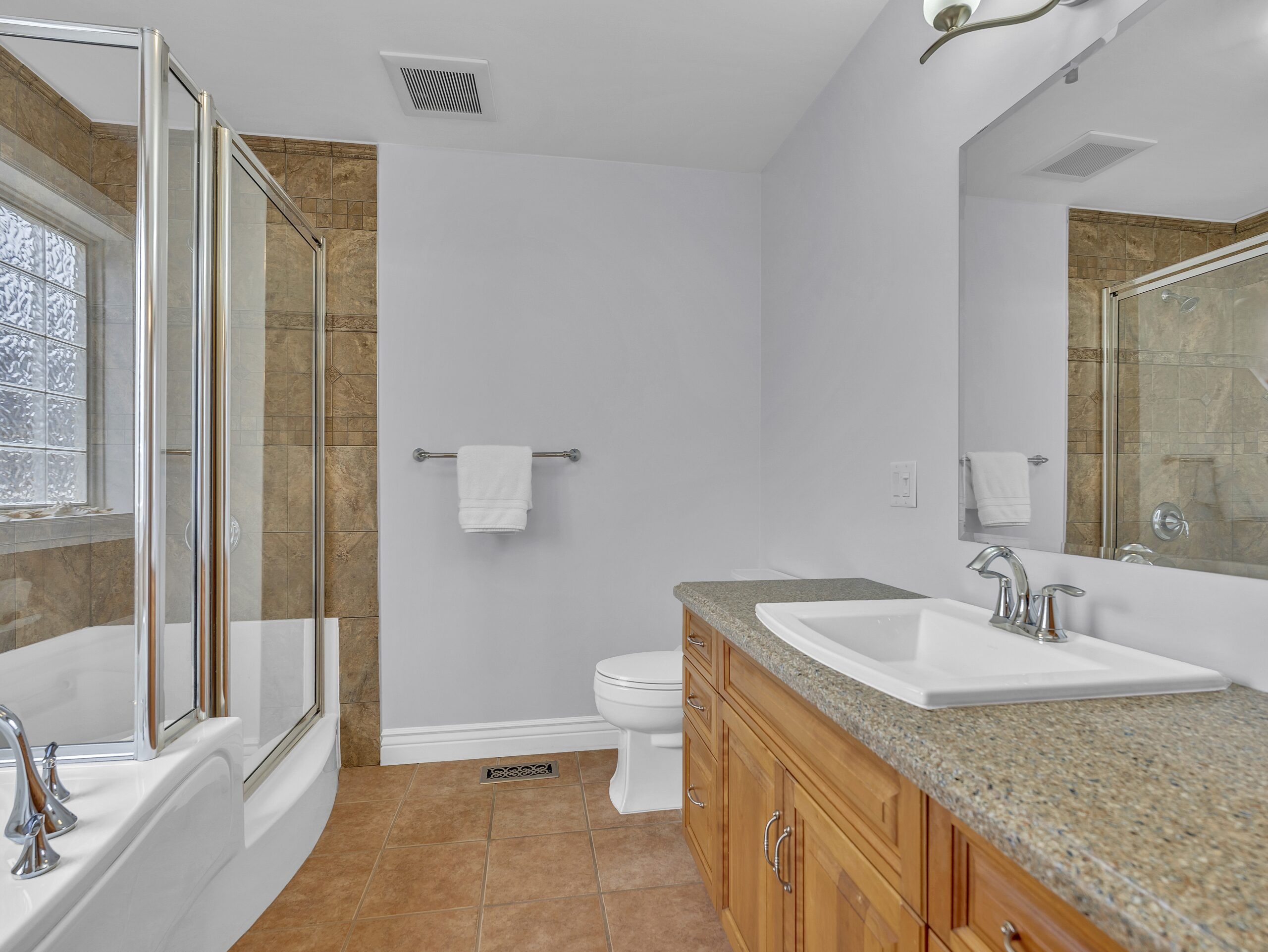 2120 Ritchie Drive Cawston V0X 1C2