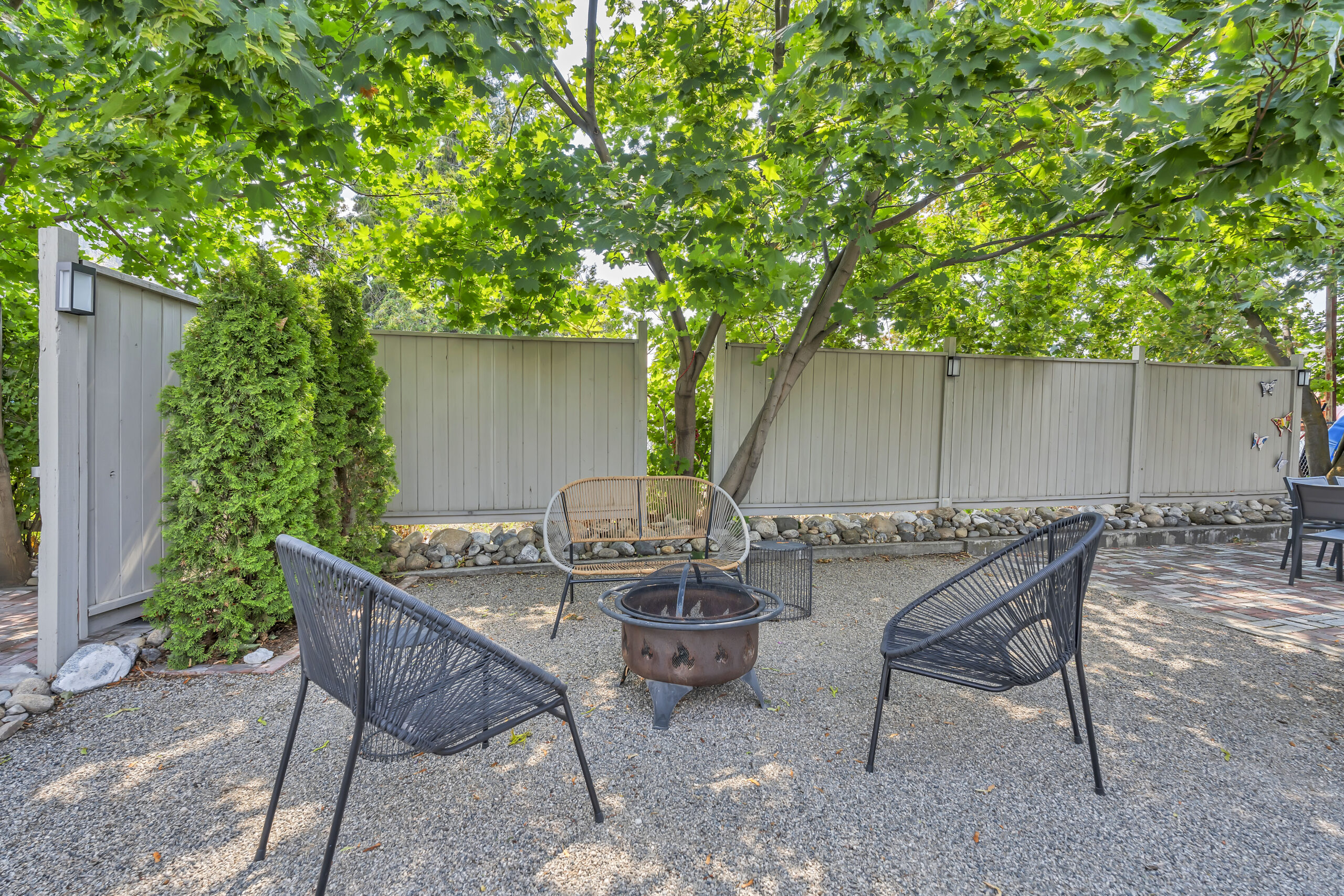 12432 Victoria Road S Summerland V0H 1Z0