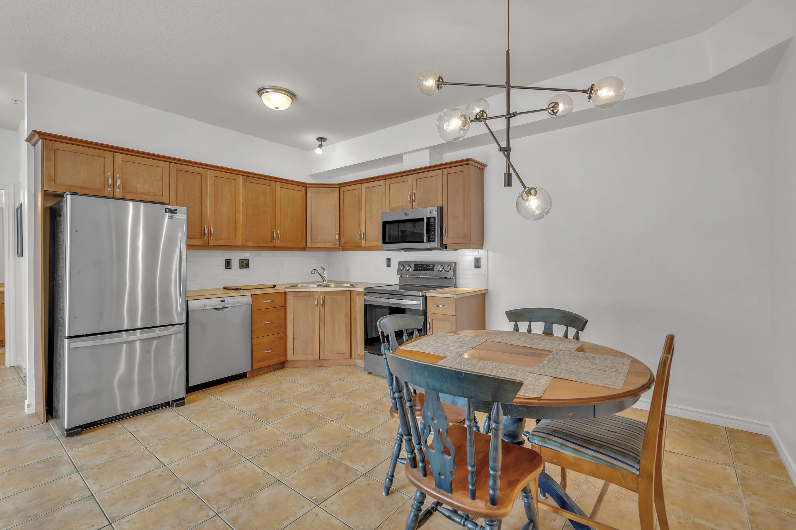196 Wade Avenue W 306 Penticton V2A 1T6