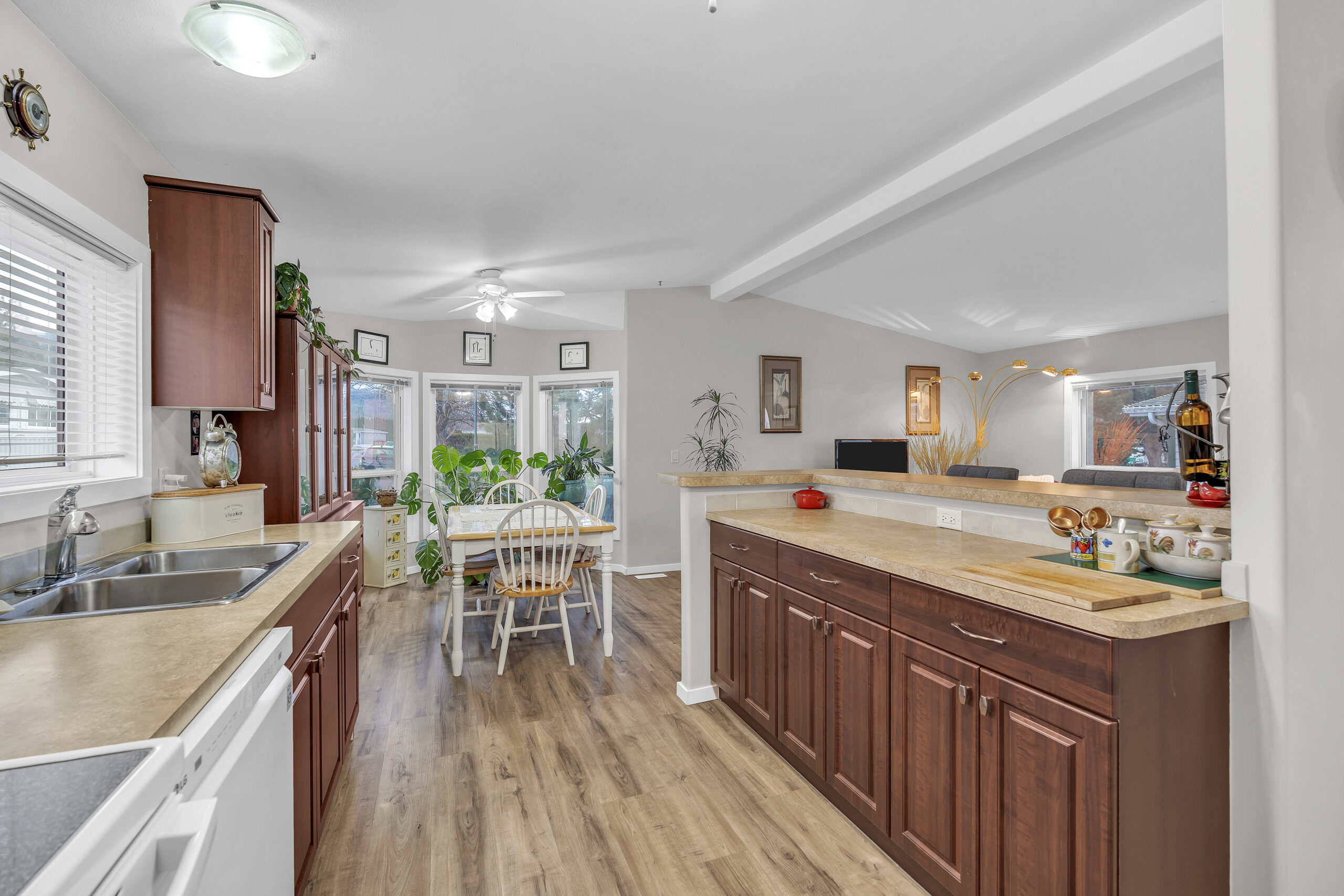 98 Okanagan Avenue E 43 Penticton V2A 3J5