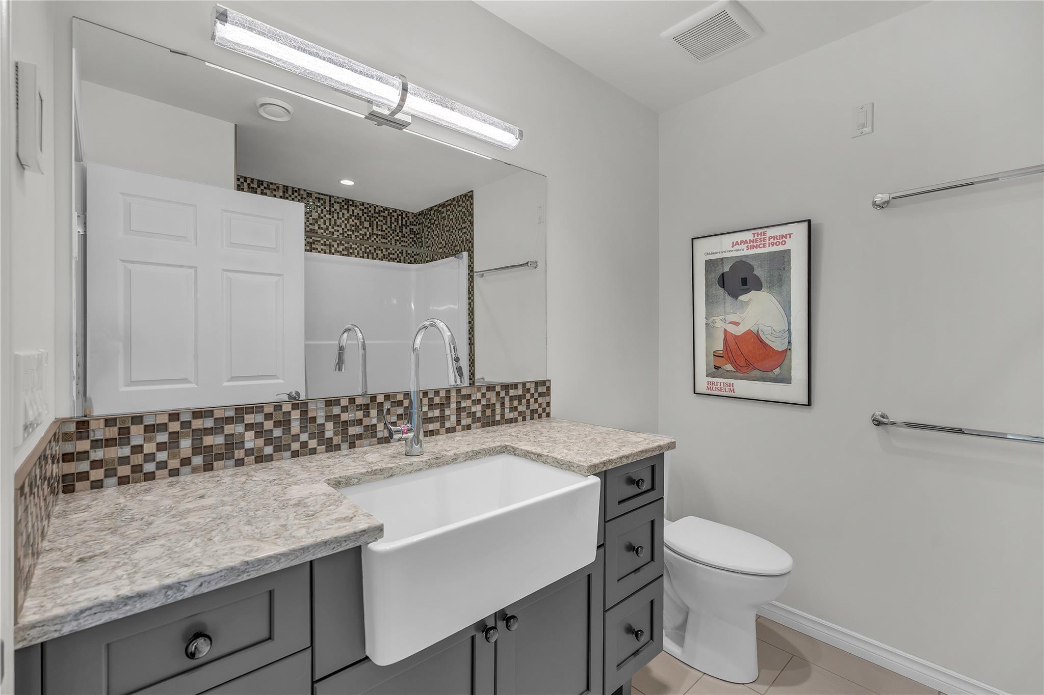 3388 Skaha Lake Road 1103 Penticton V2A 6G4