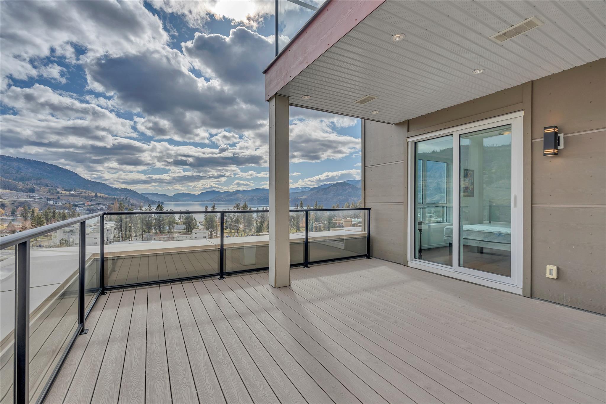 3388 Skaha Lake Road 1103 Penticton V2A 6G4