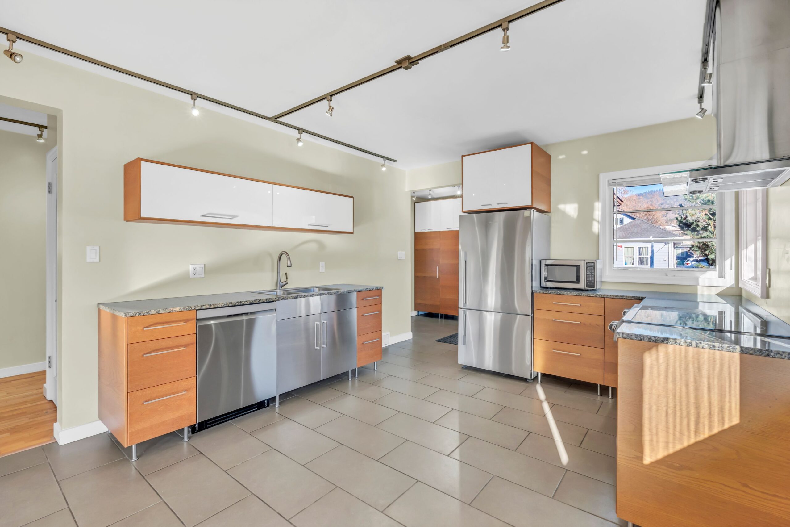 566 Van Horne Street Penticton V2A 4K8