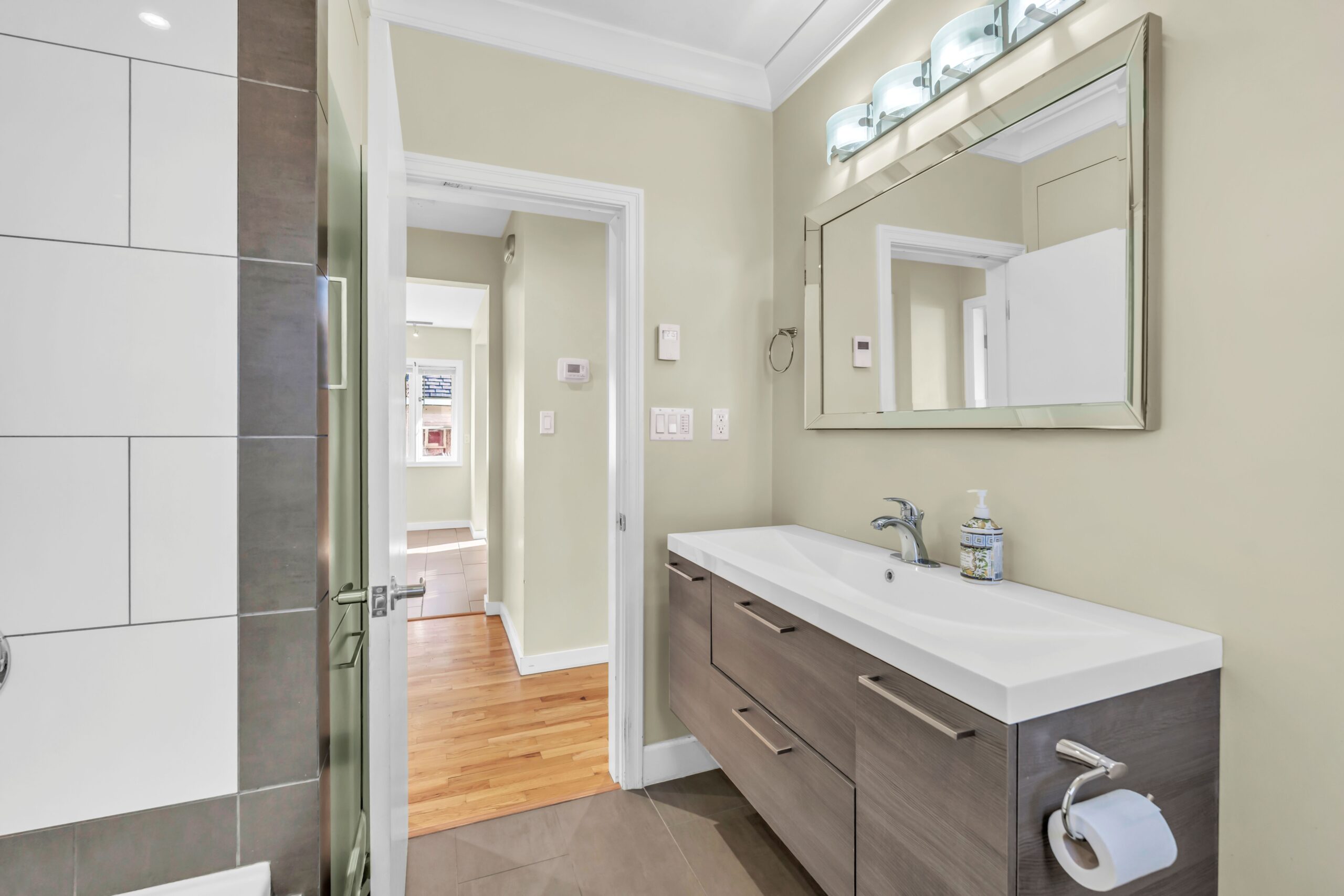 566 Van Horne Street Penticton V2A 4K8