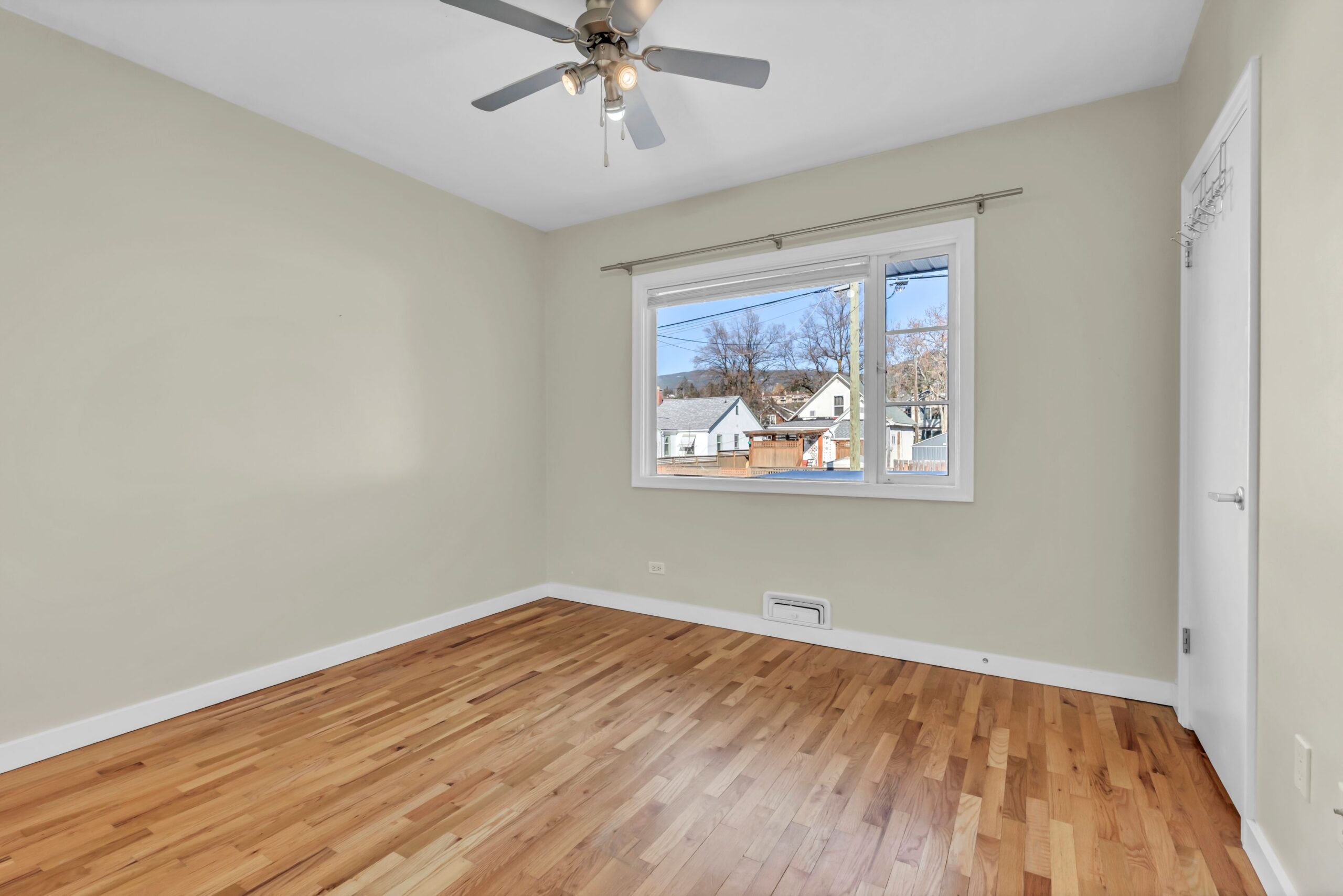 566 Van Horne Street Penticton V2A 4K8