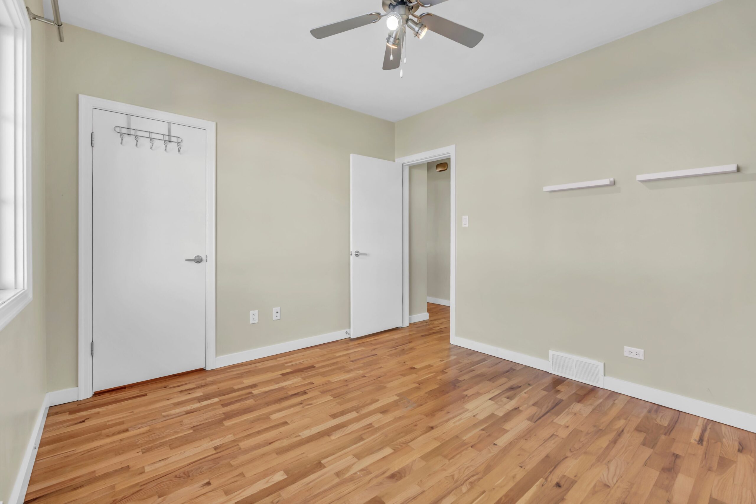 566 Van Horne Street Penticton V2A 4K8