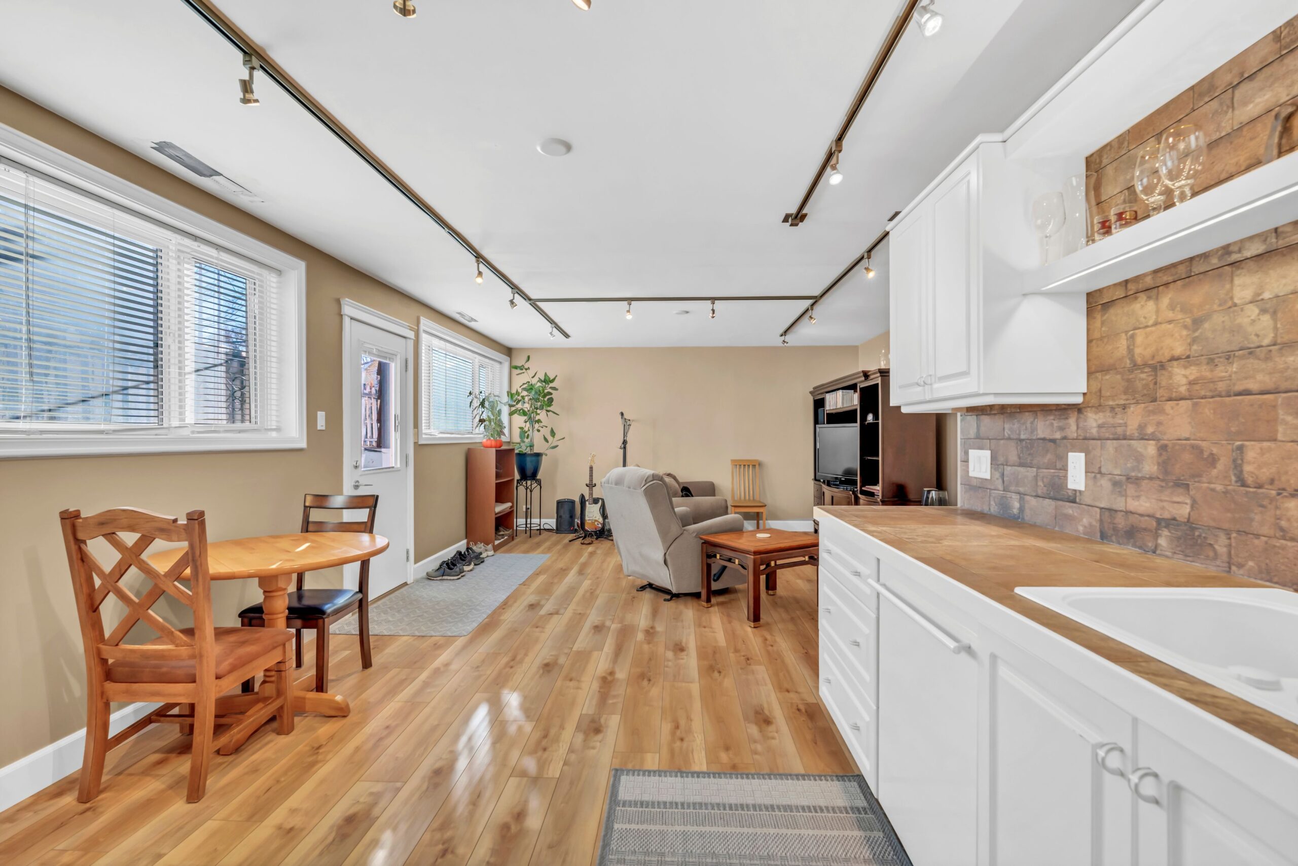 566 Van Horne Street Penticton V2A 4K8