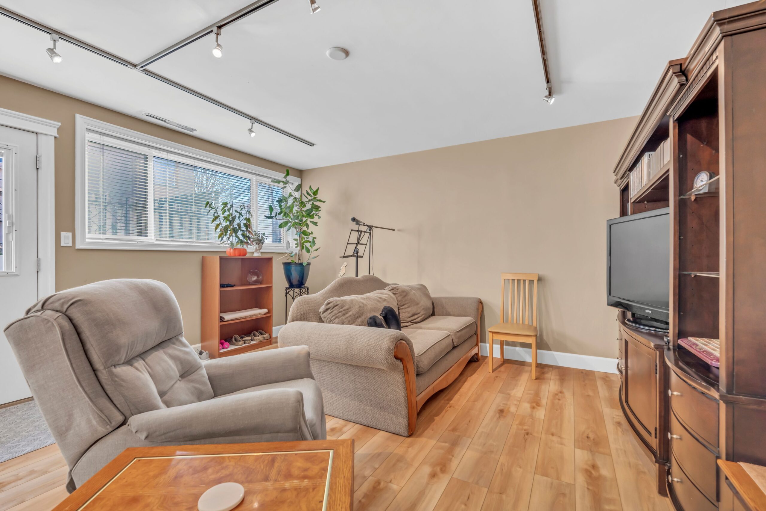 566 Van Horne Street Penticton V2A 4K8