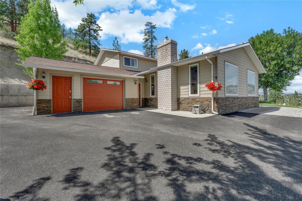 8704 Kuroda Place Summerland V0H 1Z7