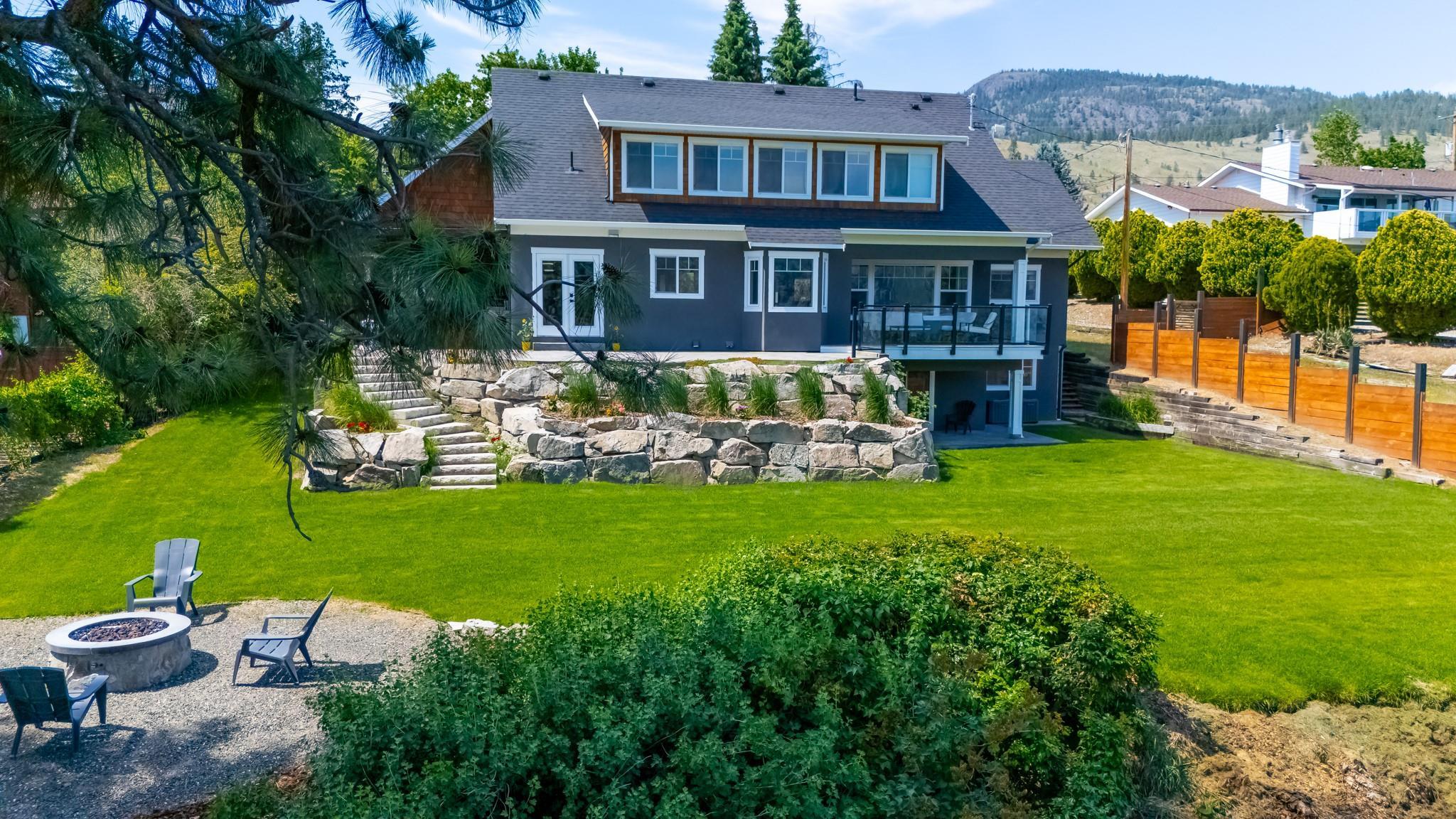 552 Pineview Drive Kaleden V0H 1K0