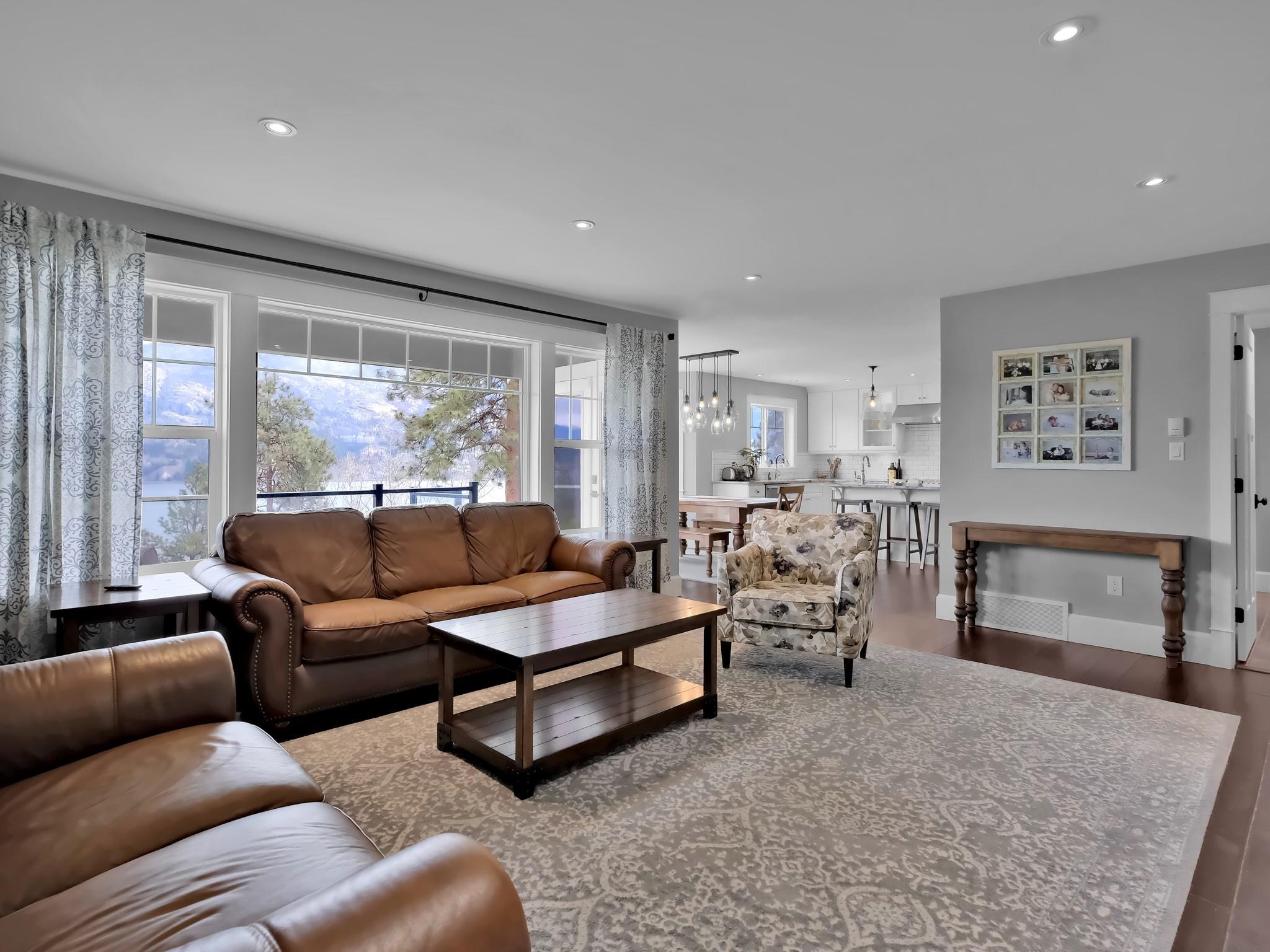 552 Pineview Drive Kaleden V0H 1K0