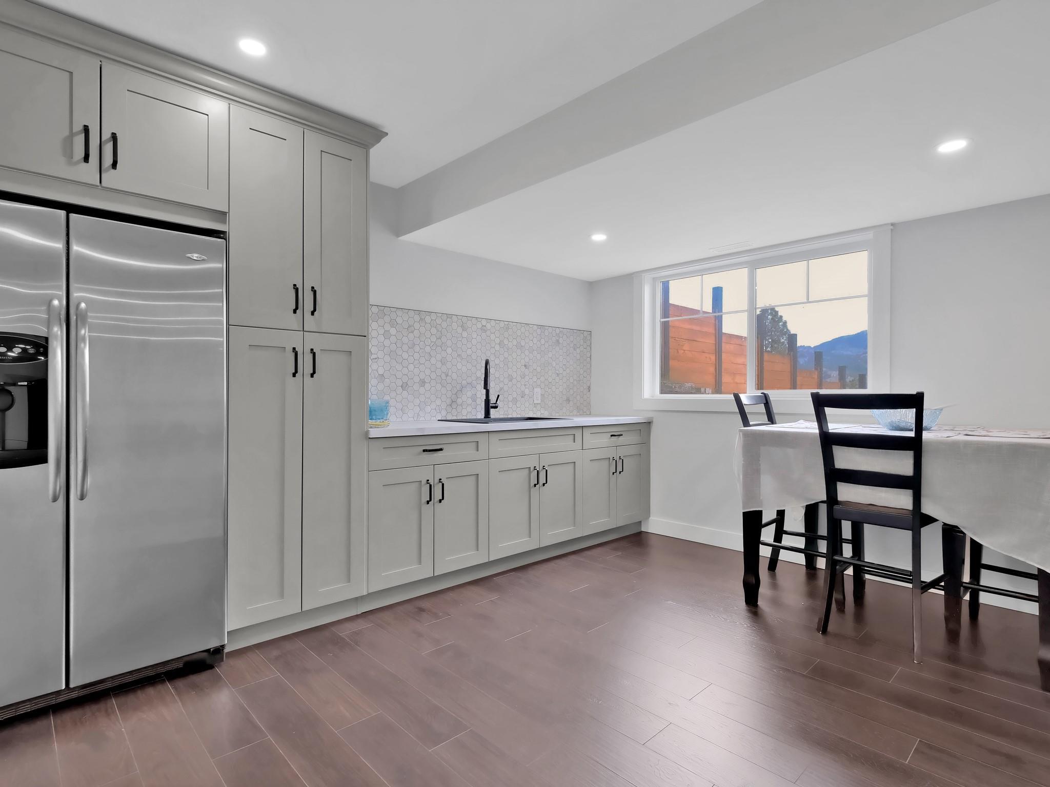 552 Pineview Drive Kaleden V0H 1K0