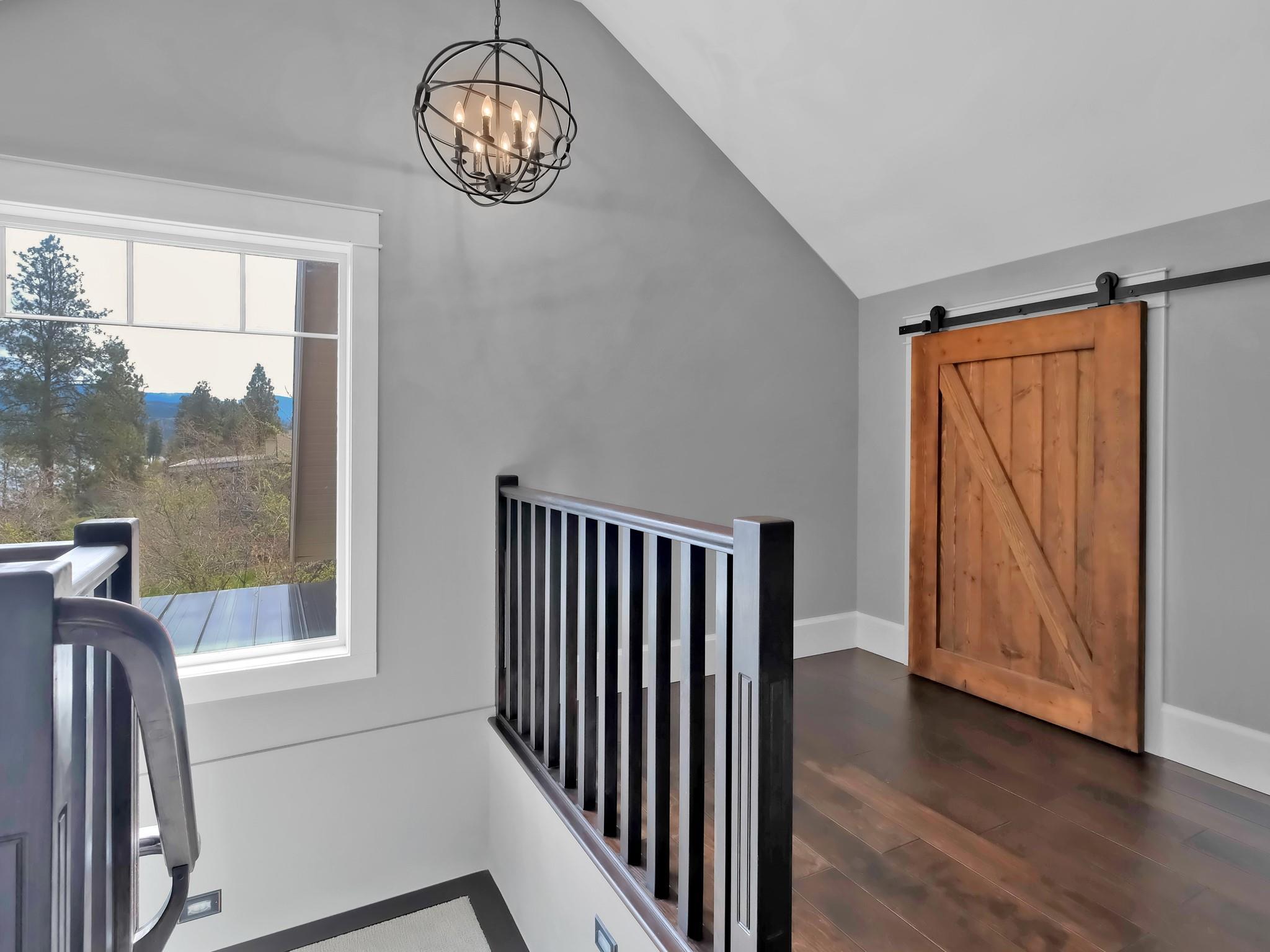 552 Pineview Drive Kaleden V0H 1K0