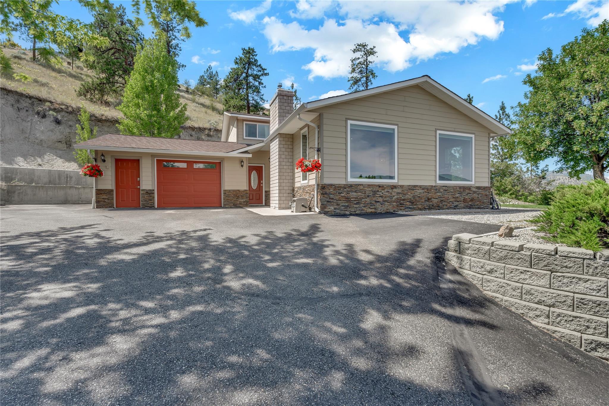 8704 Kuroda Place Summerland V0H 1Z7