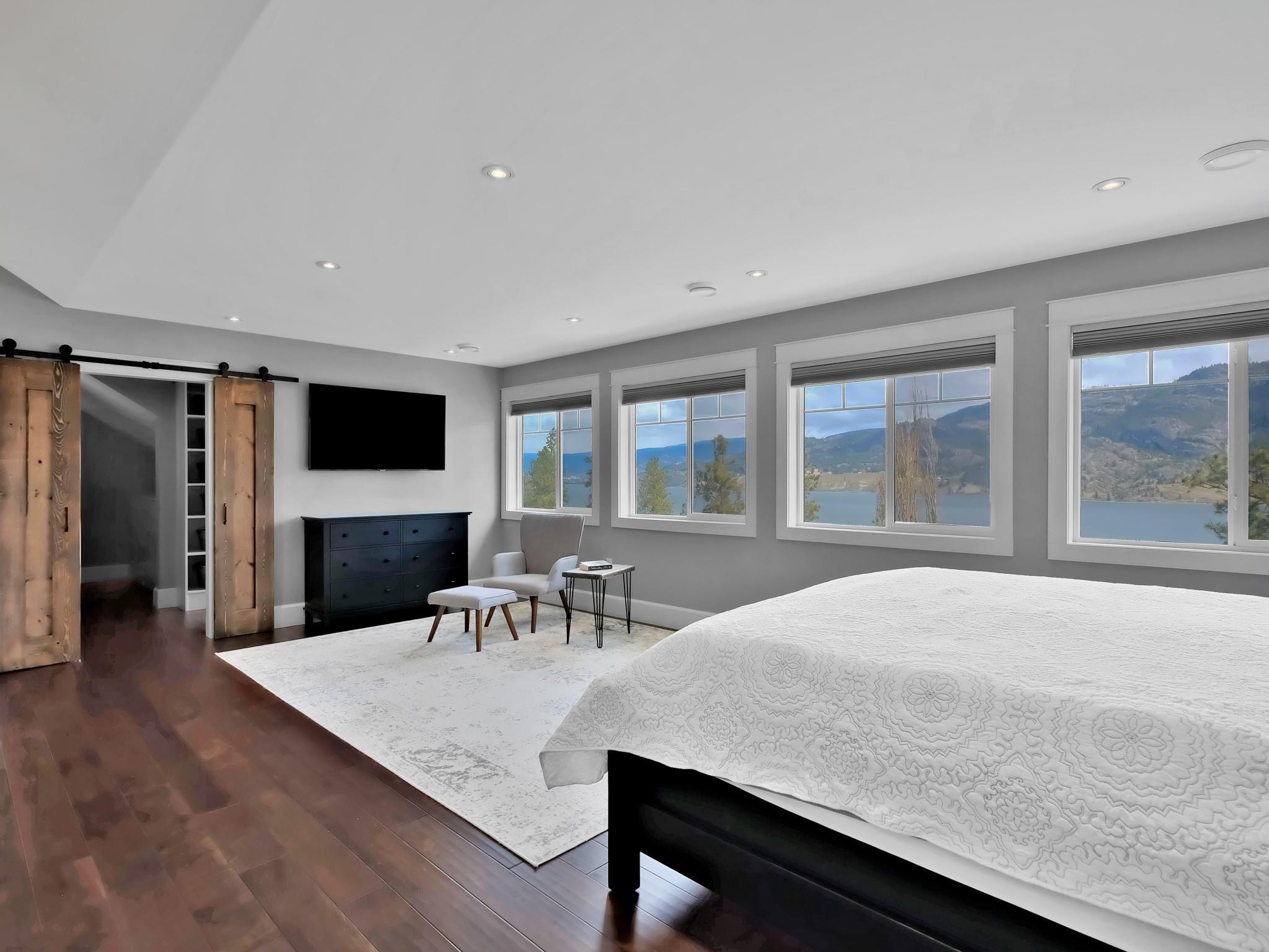 552 Pineview Drive Kaleden V0H 1K0