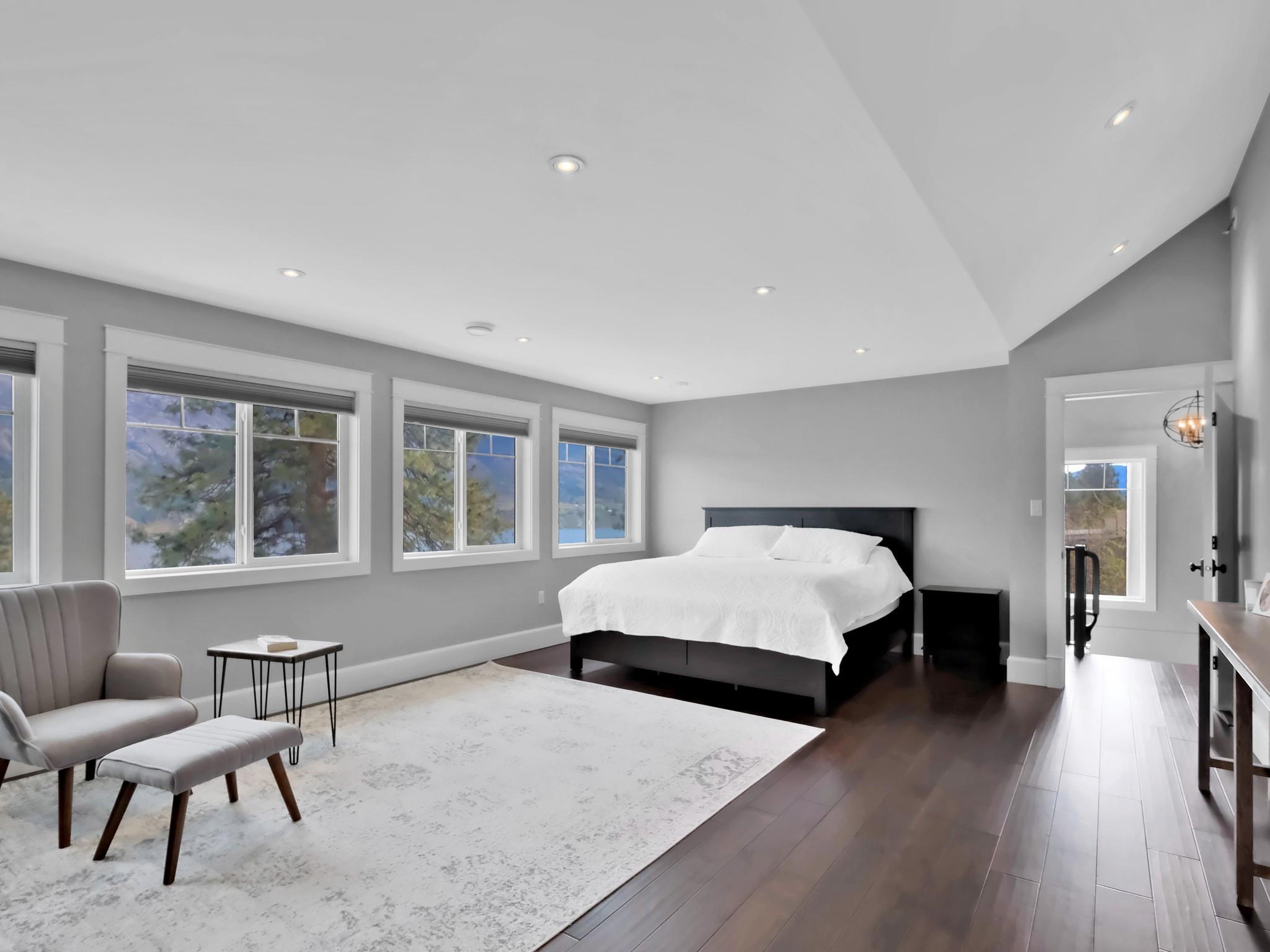 552 Pineview Drive Kaleden V0H 1K0