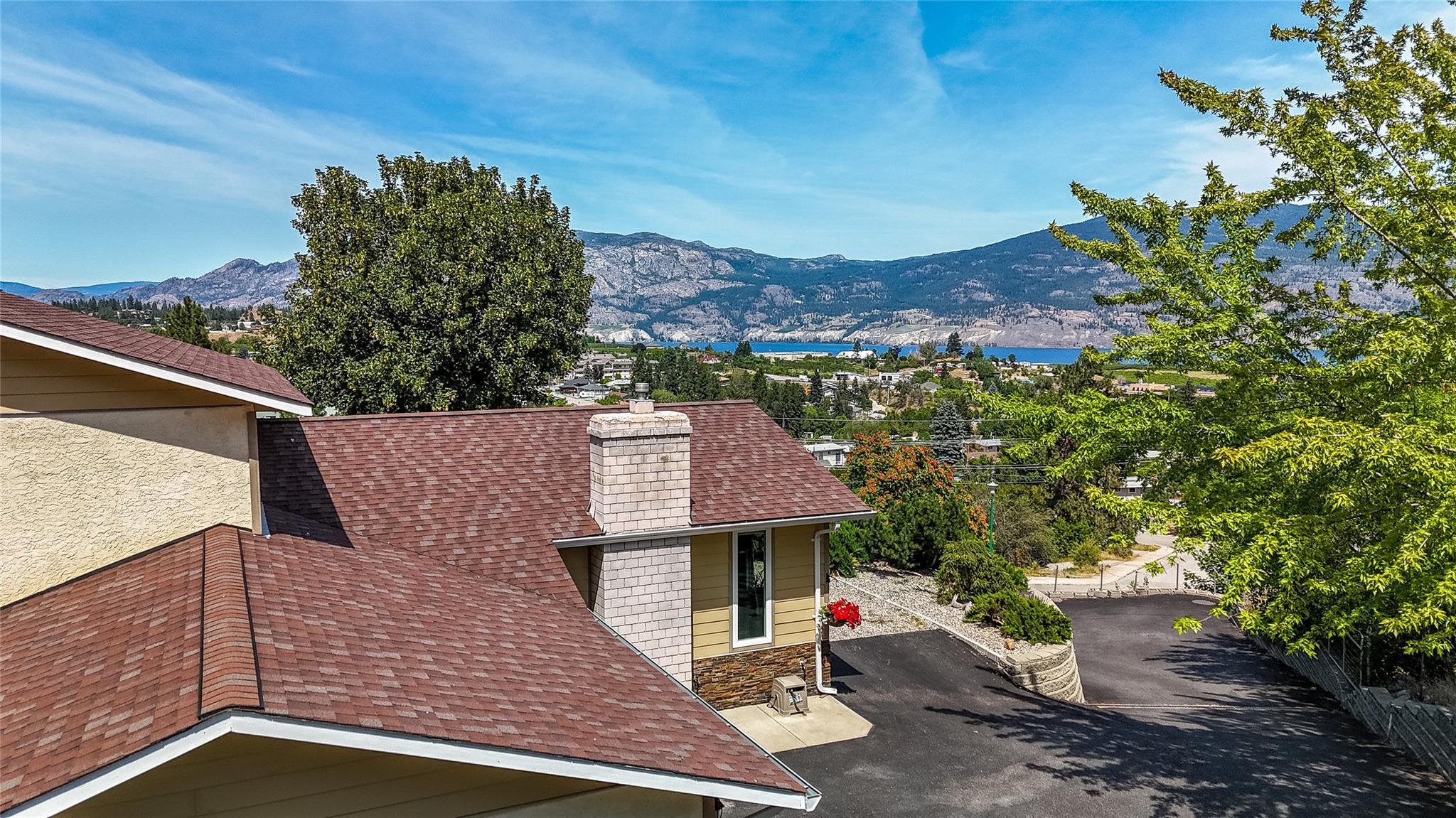 8704 Kuroda Place Summerland V0H 1Z7