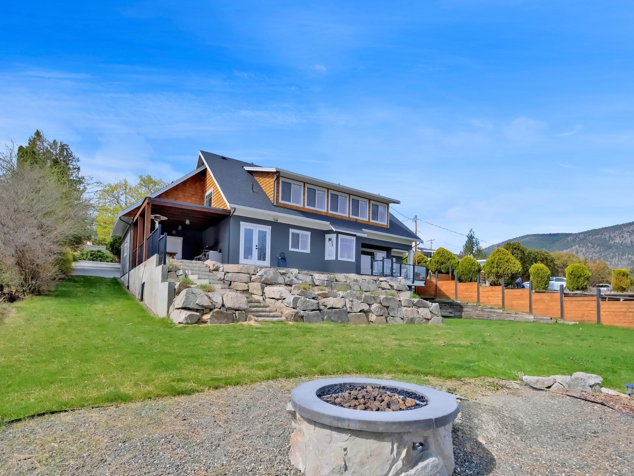 552 Pineview Drive Kaleden V0H 1K0