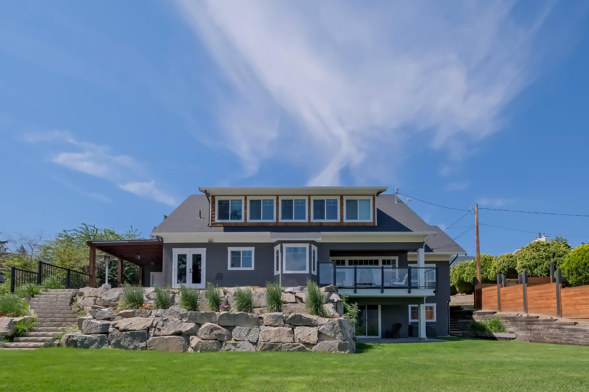 552 Pineview Drive Kaleden V0H 1K0