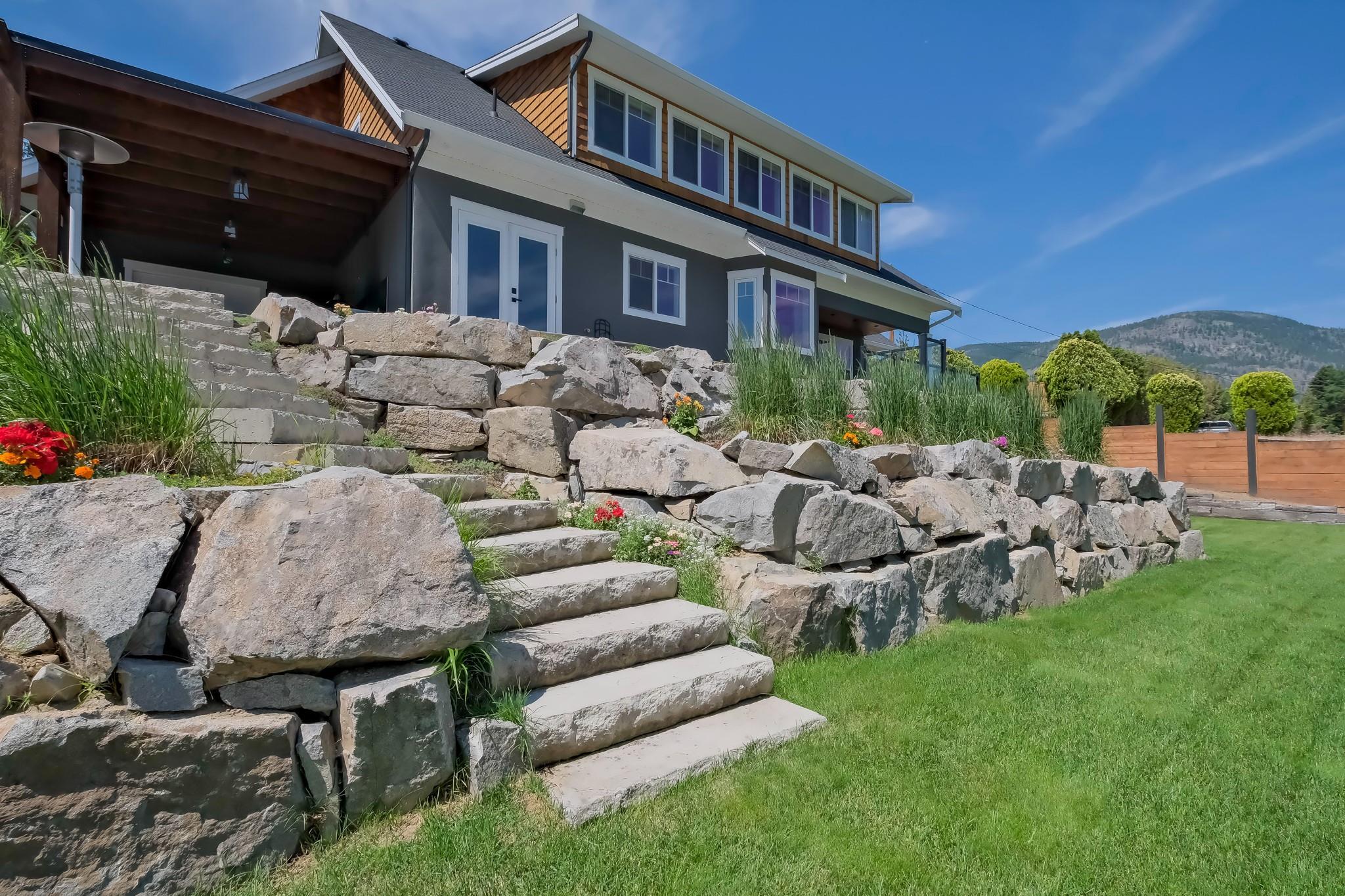 552 Pineview Drive Kaleden V0H 1K0