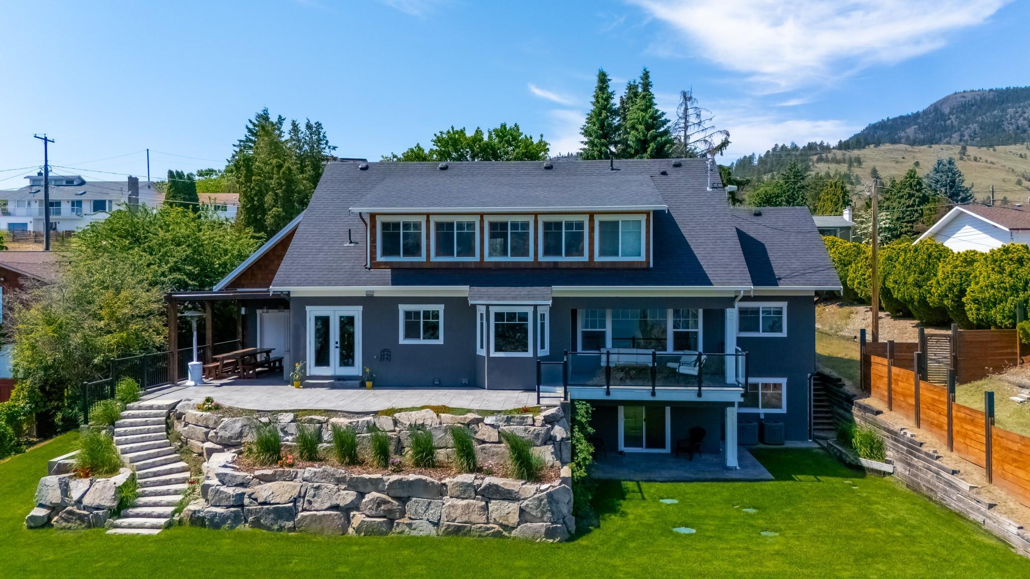 552 Pineview Drive Kaleden V0H 1K0