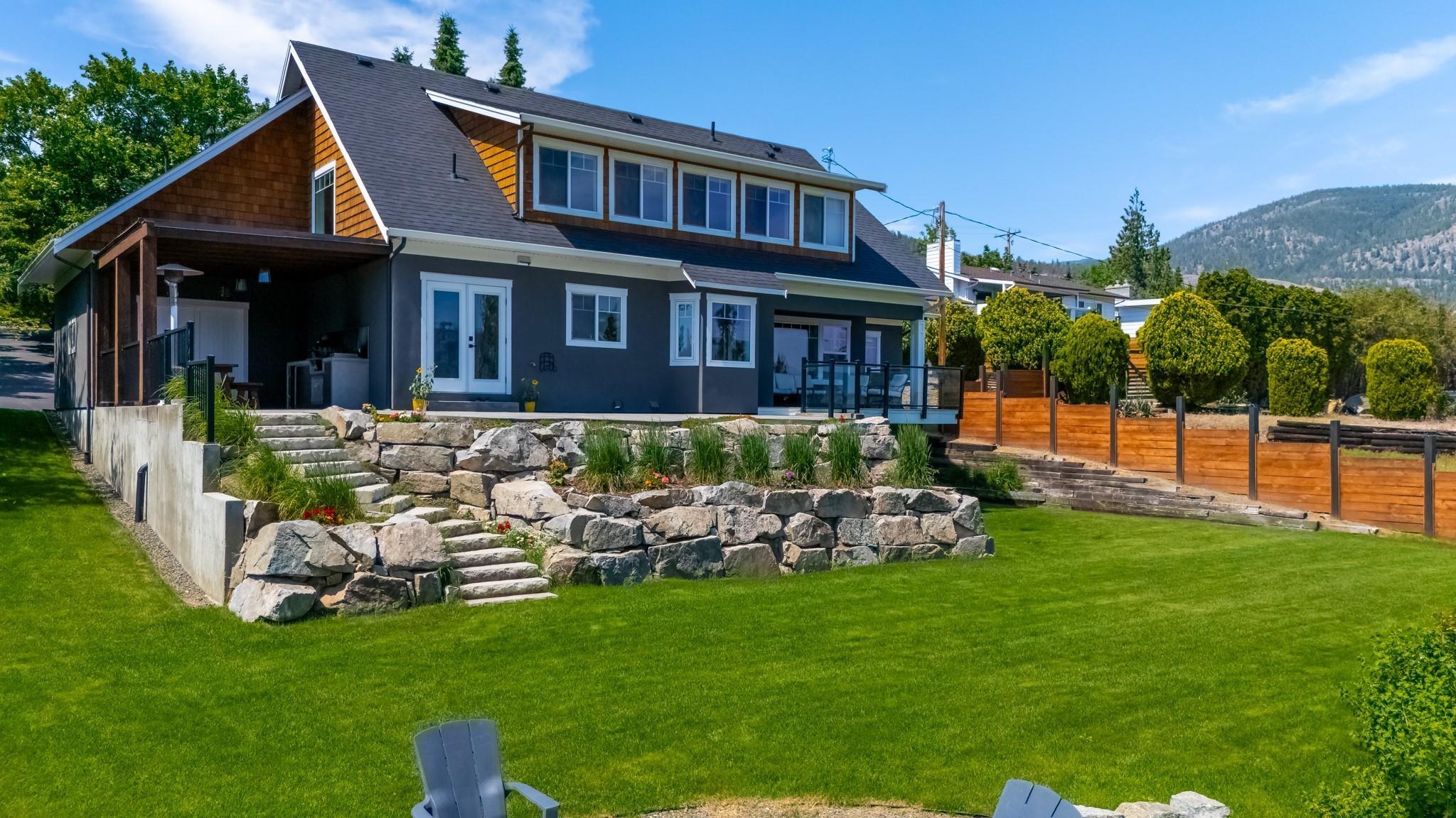 552 Pineview Drive Kaleden V0H 1K0